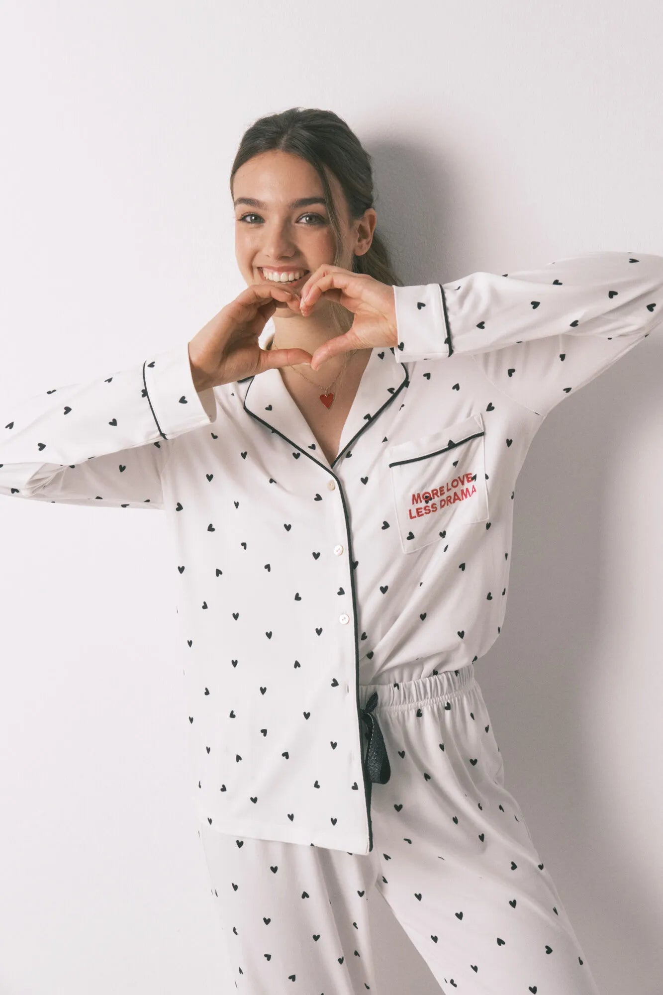 Women Secret_White Print_Long Classic Heart Print Pyjamas_3133479_97_02