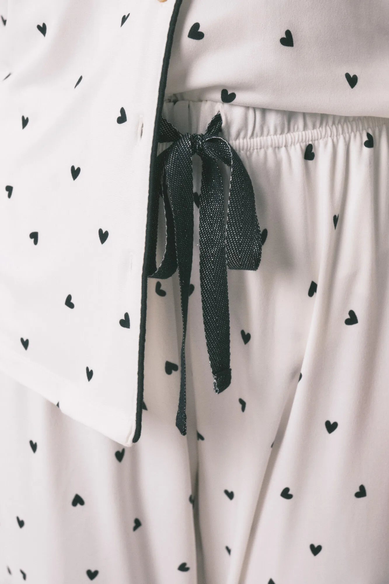 Women Secret_White Print_Long Classic Heart Print Pyjamas_3133479_97_05
