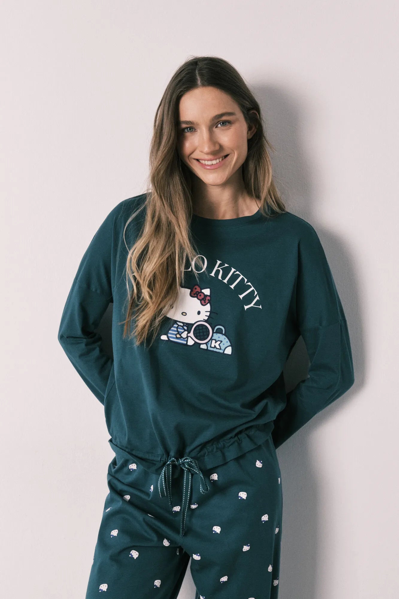 Women Secret Bottle Women Green Cotton Long Pyjamas Hello Kitty SKU: 3133513_20 Image 02
