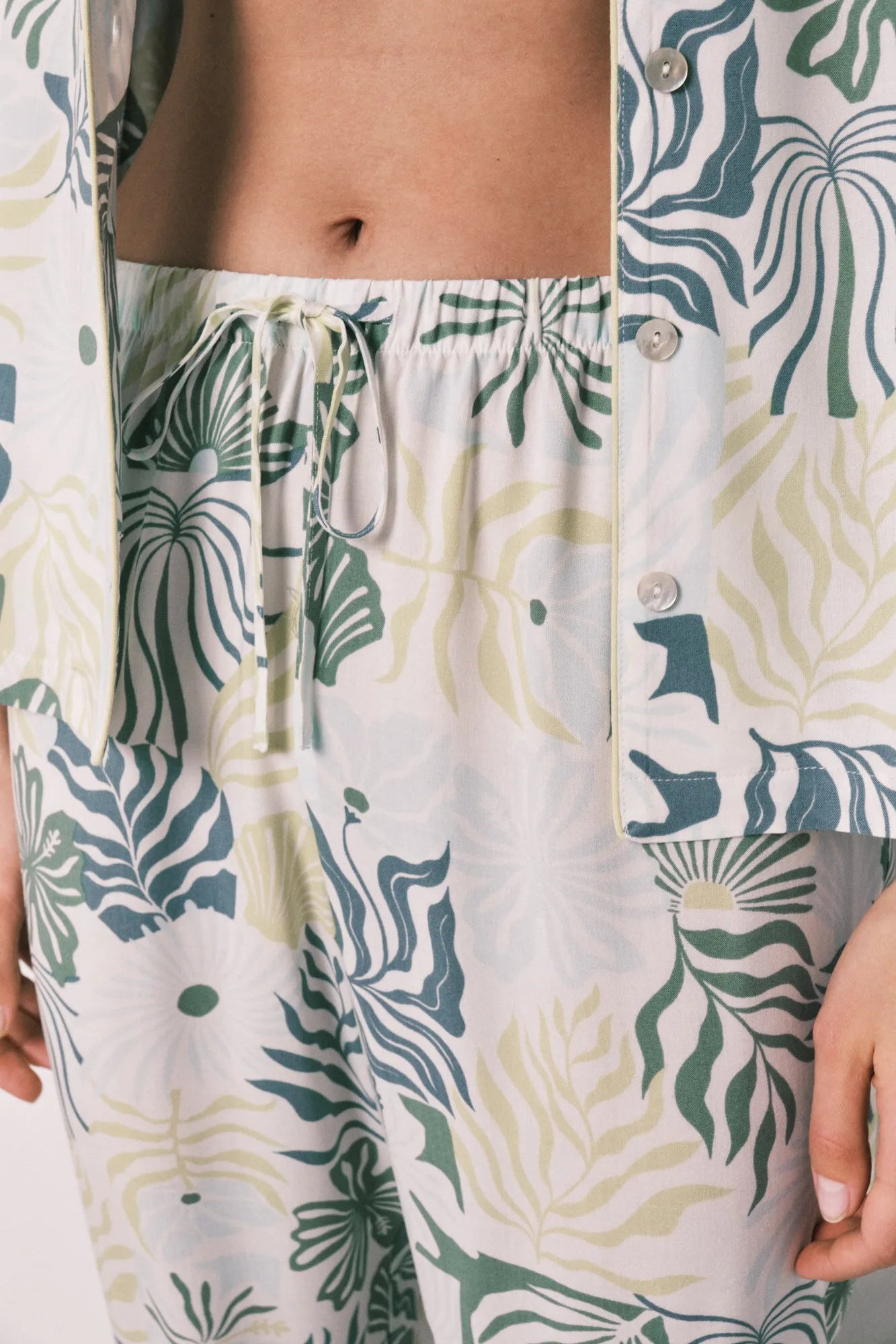 Women Secret Medium Khaki Women Tropical Print Classic Long Pyjamas SKU: 3133549_92 Image 03