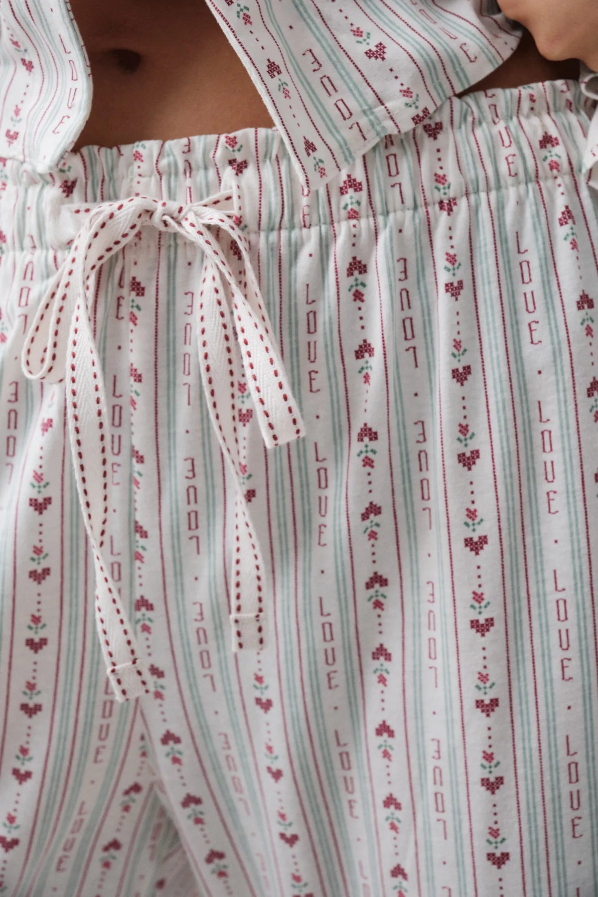 Women Secret Multicoloured Women Snoopy Hearts Classic Pyjamas SKU: 3134133_98 Image 05