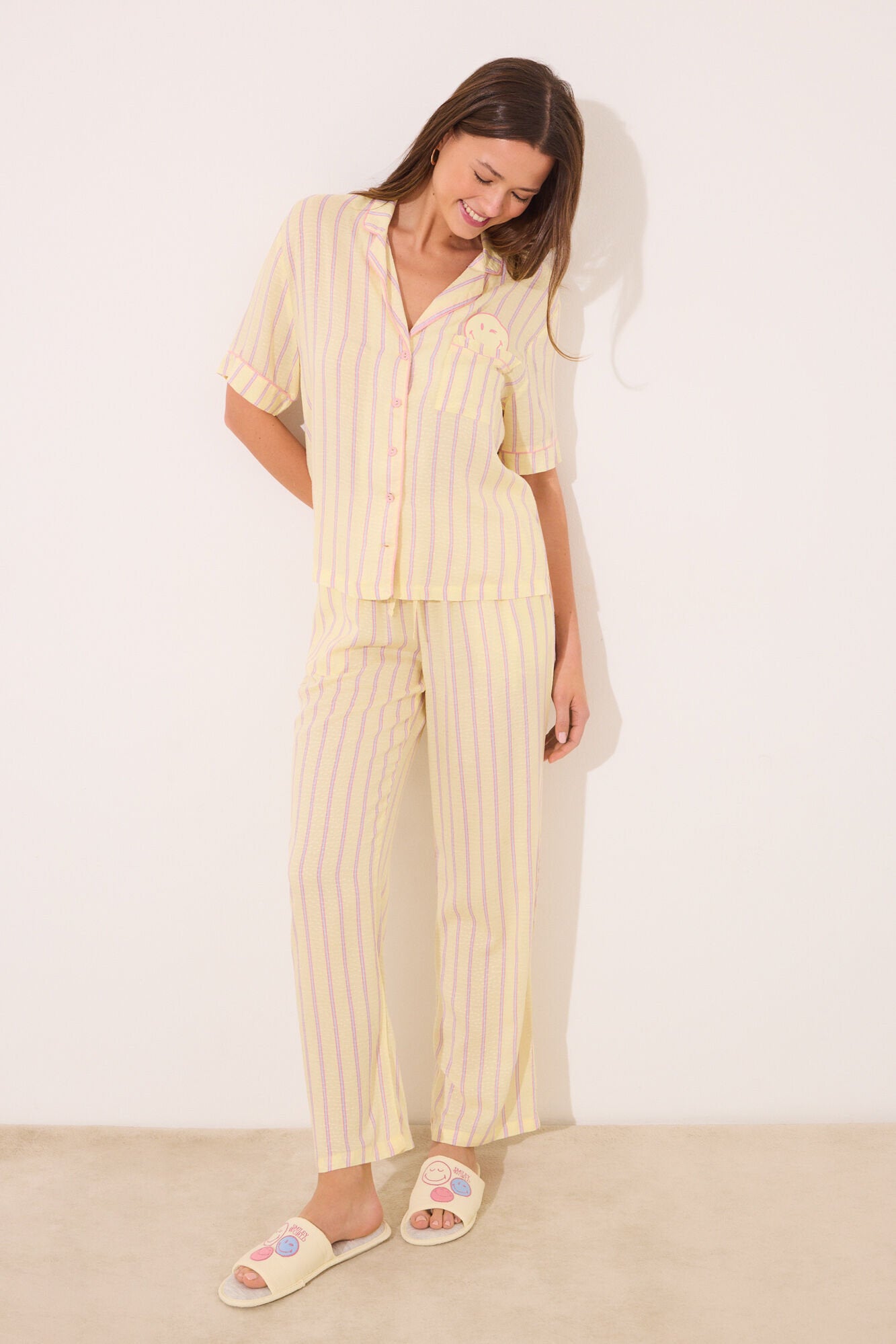 Women Secret_Smiley Striped Satin Classic Pyjamas_3139866_05_01
