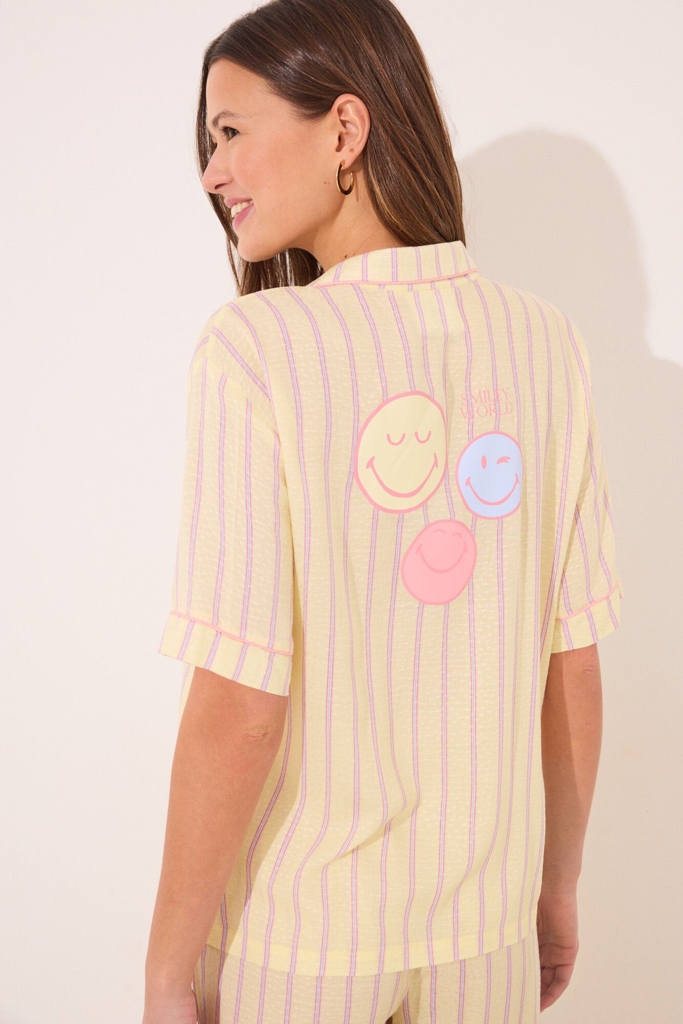 Women Secret_Smiley Striped Satin Classic Pyjamas_3139866_05_06