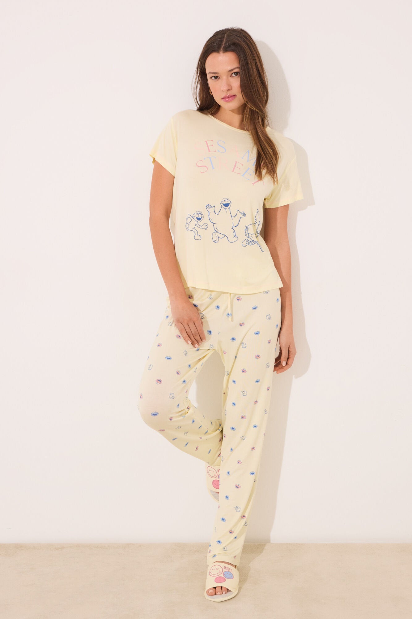 Women Secret_Yellow Soft Touch Viscose Pyjamas "Sesame Street"_3139869_04_02