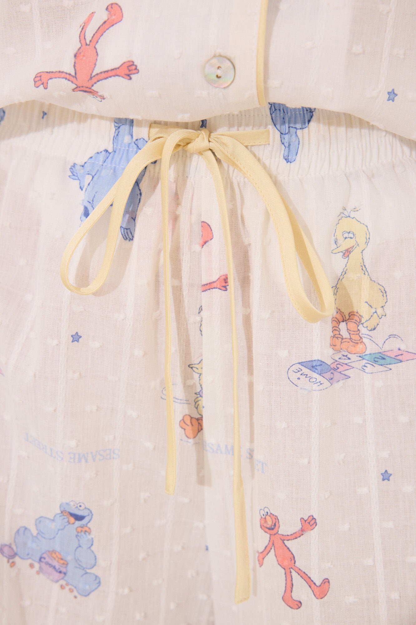 Women Secret_White Jersey-Knit Classic Pyjamas "Sesame Street"_3139883_96_02