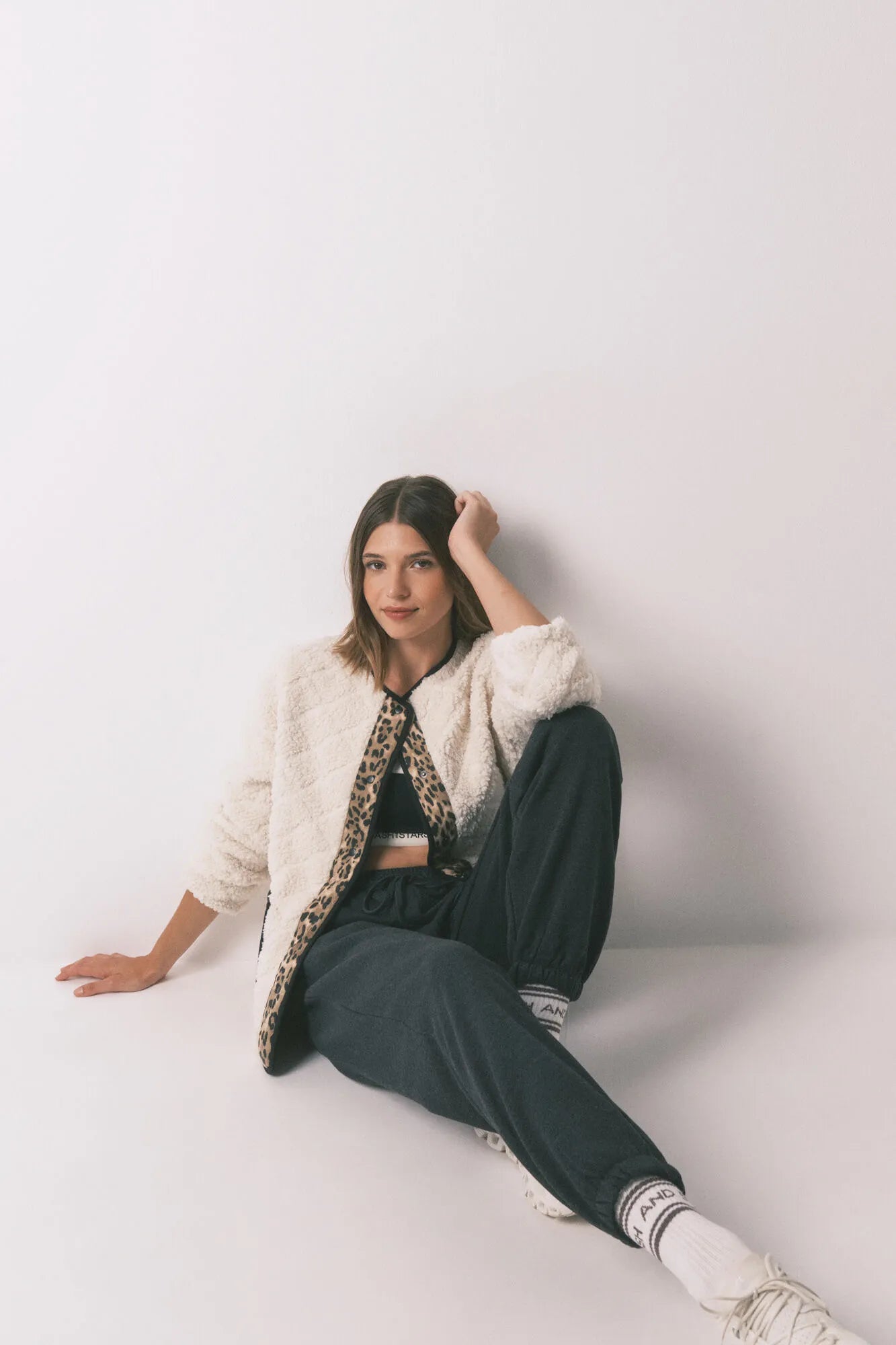 Women Secret_Beige_Short Reversible Animal Print Jacket_3142298_96_04