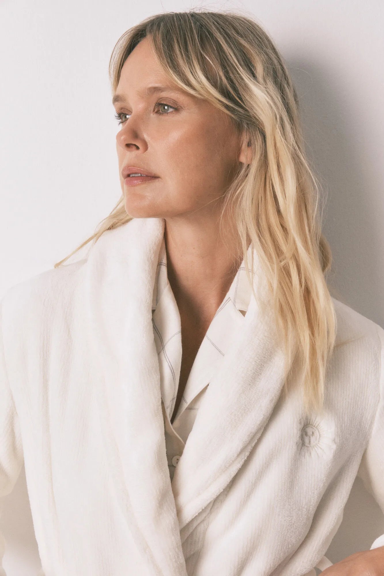 Women Secret_Ivory_White Velvety Fleece Midi Robe_3142309_96_02
