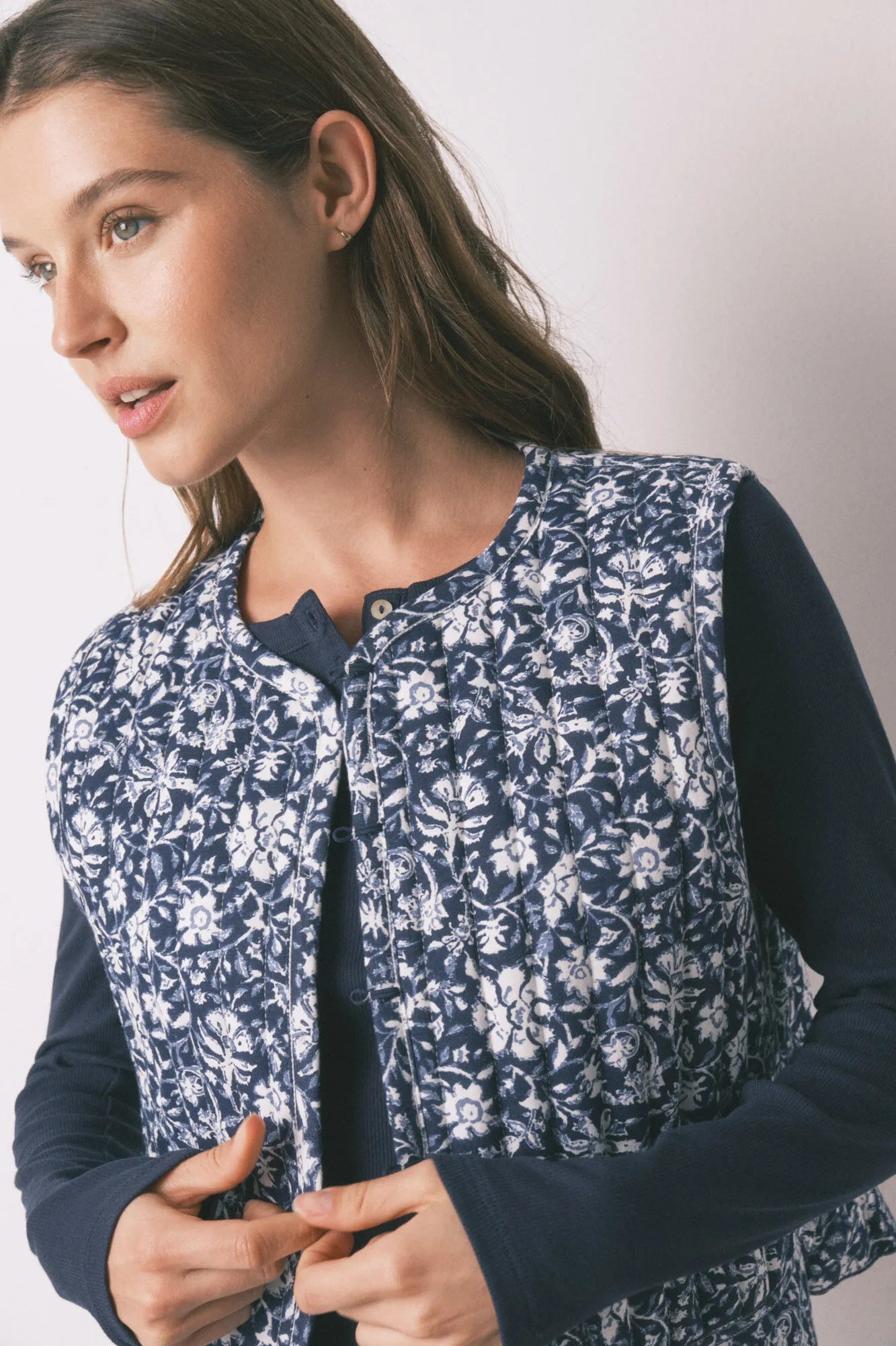 Women Secret_Blue Print_Boho Print Puffer Gilet_3143755_19_01