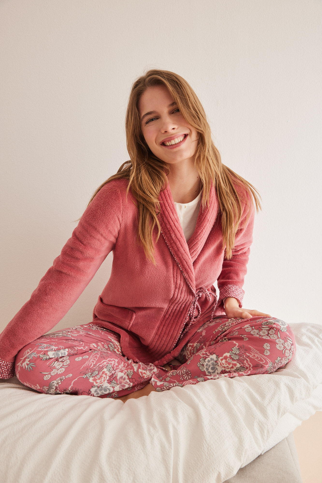 Knee-Length Robe_3147561_73_03