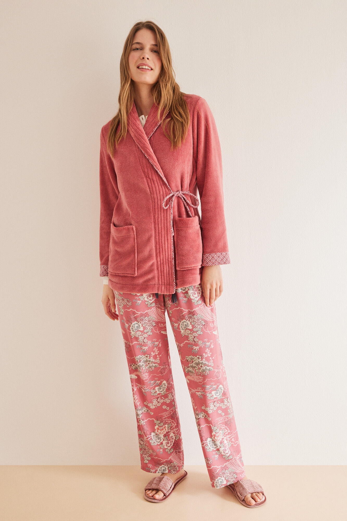 Knee-Length Robe_3147561_73_04