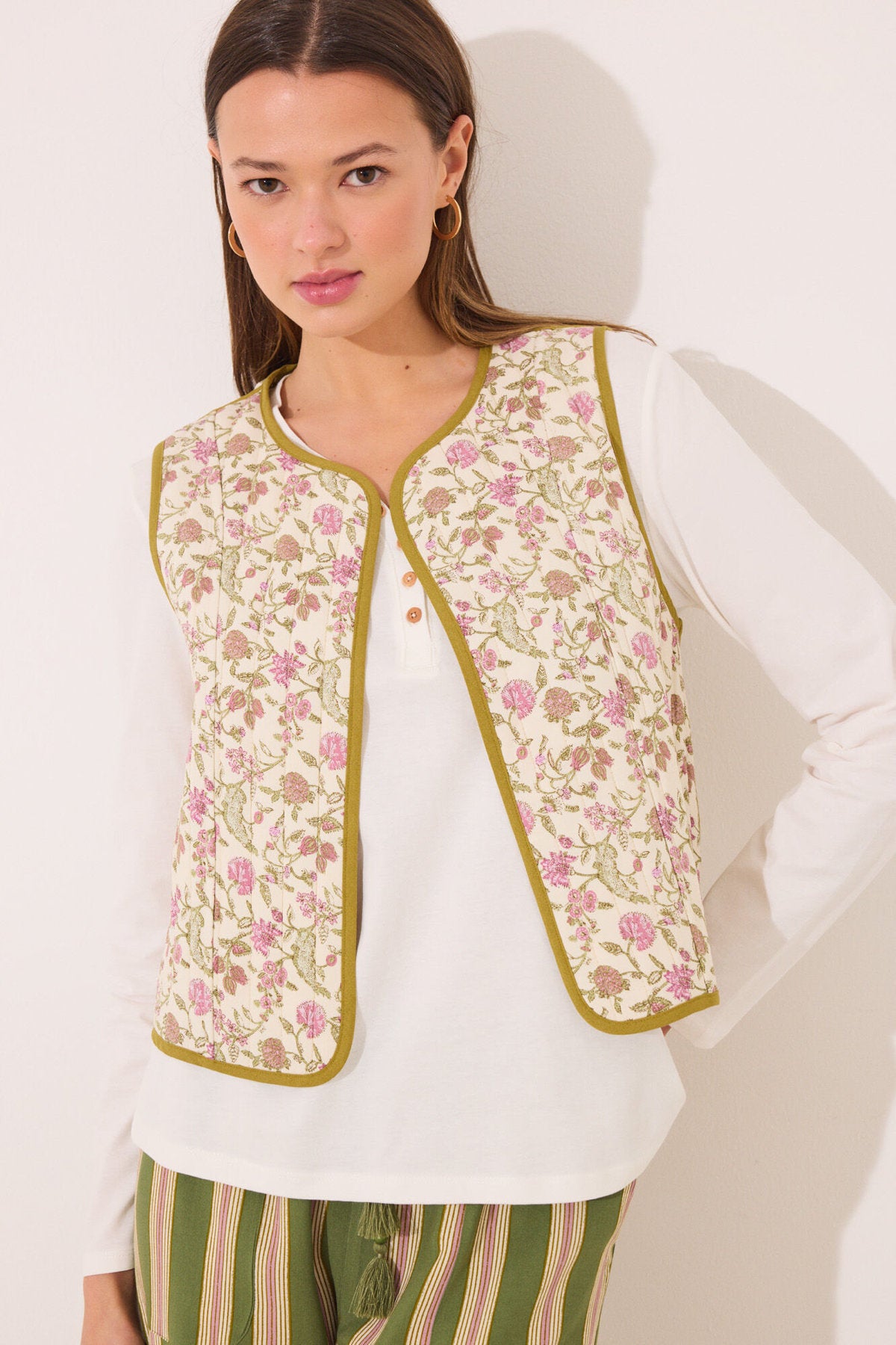 Women Secret_Reversible Gilet 100% Cotton Green Stamps_3149937_97_01