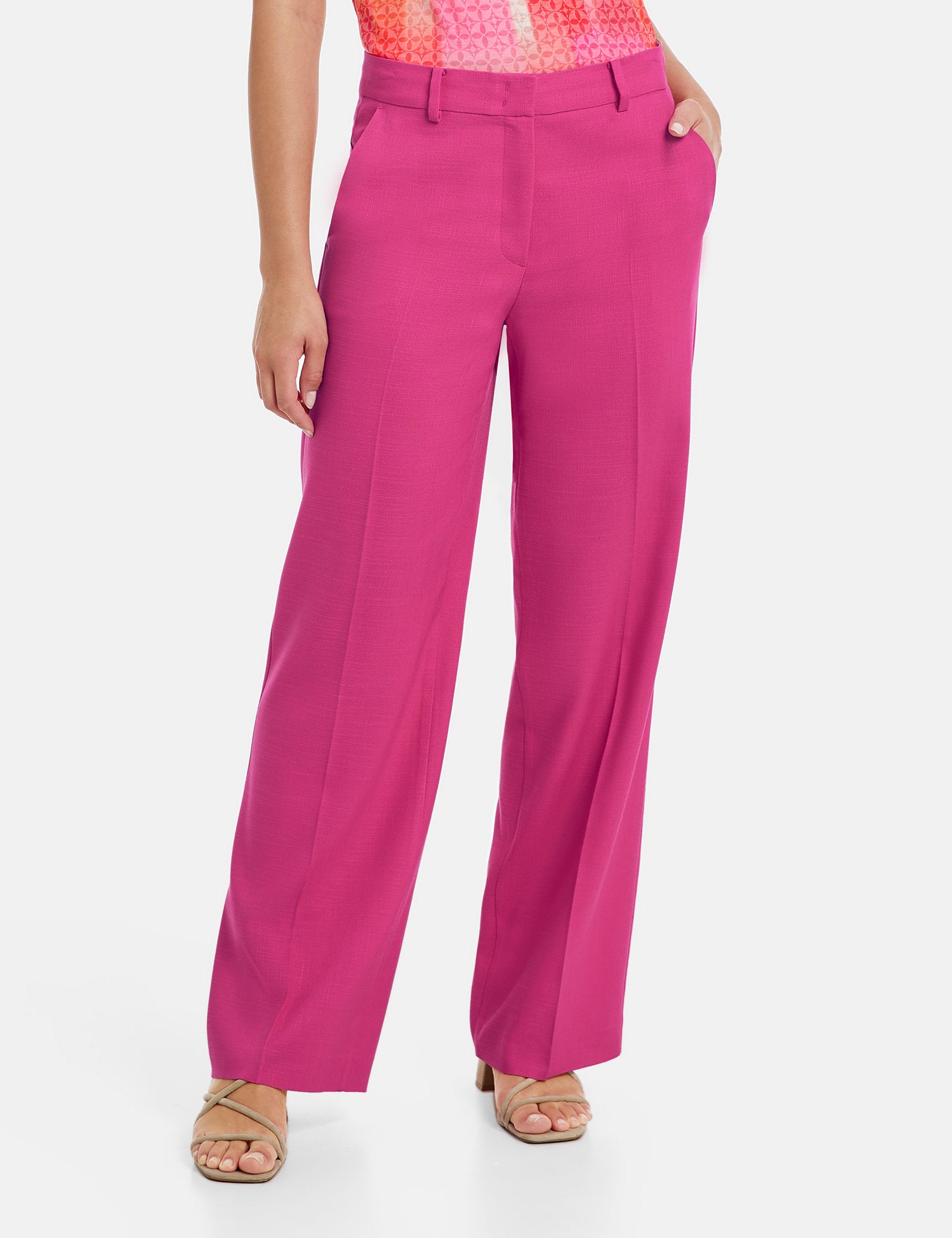 Elegant Trousers With Pressed Pleats_320034-31279_30913_04