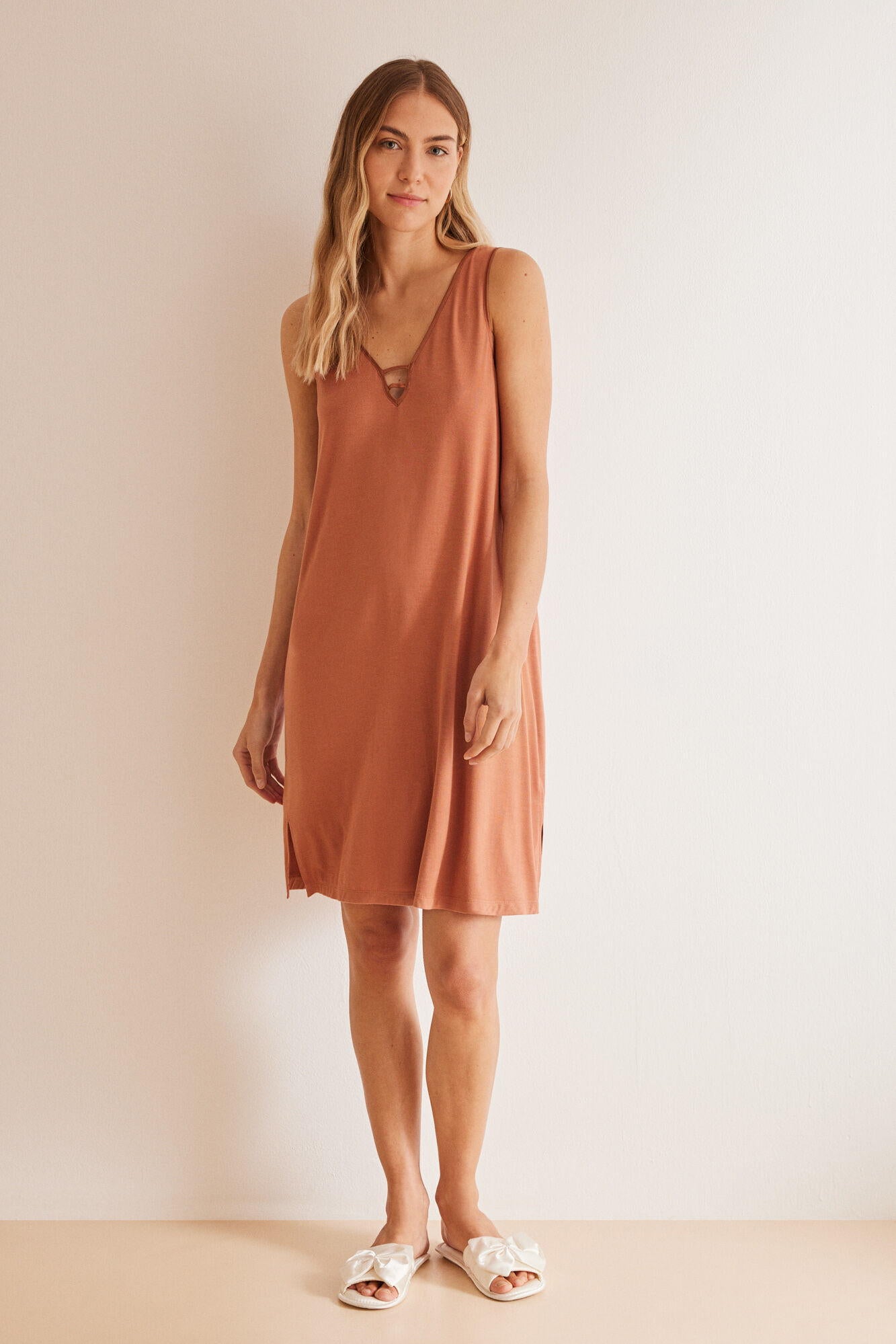 Straps Short Nightdress_3237471_31_03