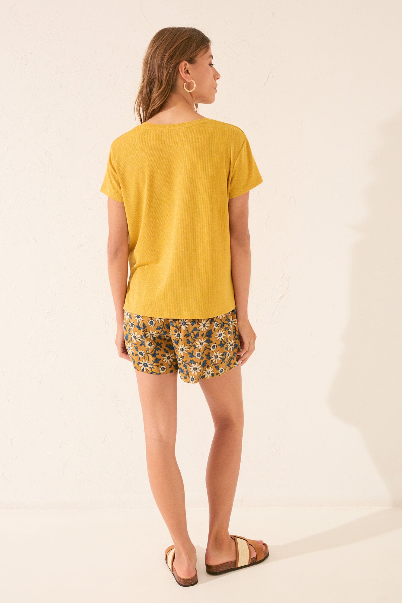 Women Secret_Short Sleeve Ribbed T-Shirt with Gold Lurex_3272260_08_05