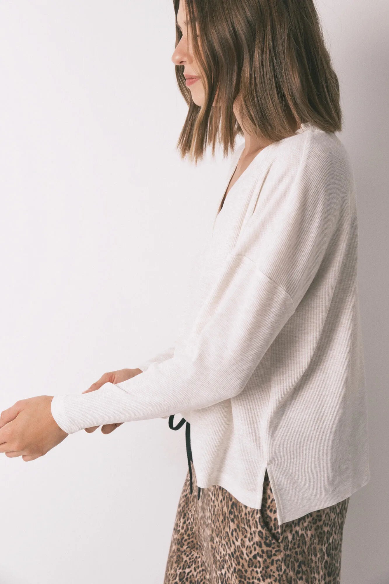 Women Secret_Beige_Ivory Waffle Long Sleeve T-Shirt_3272293_96_04