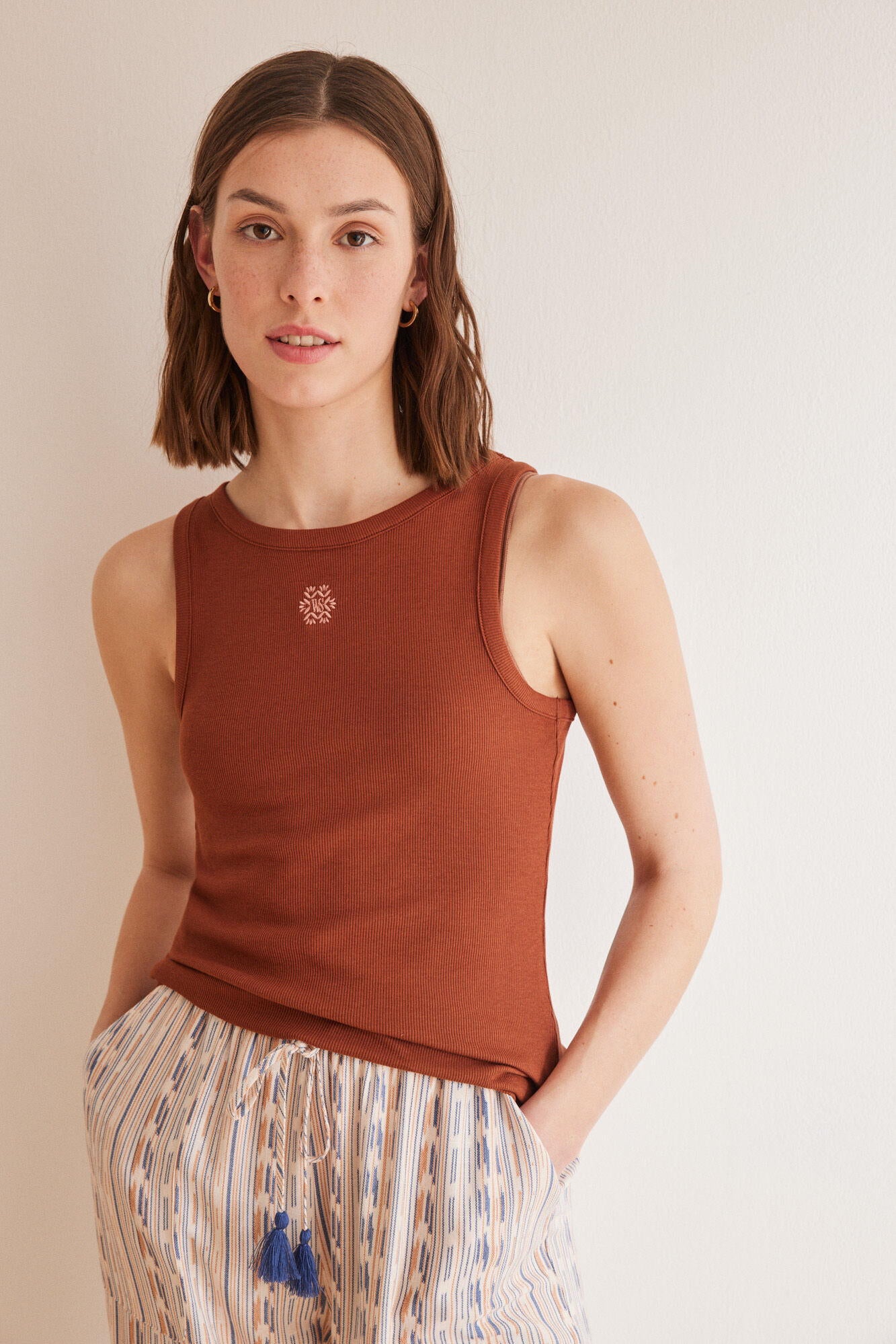 Ribbed Tank Top_3277306_31_04