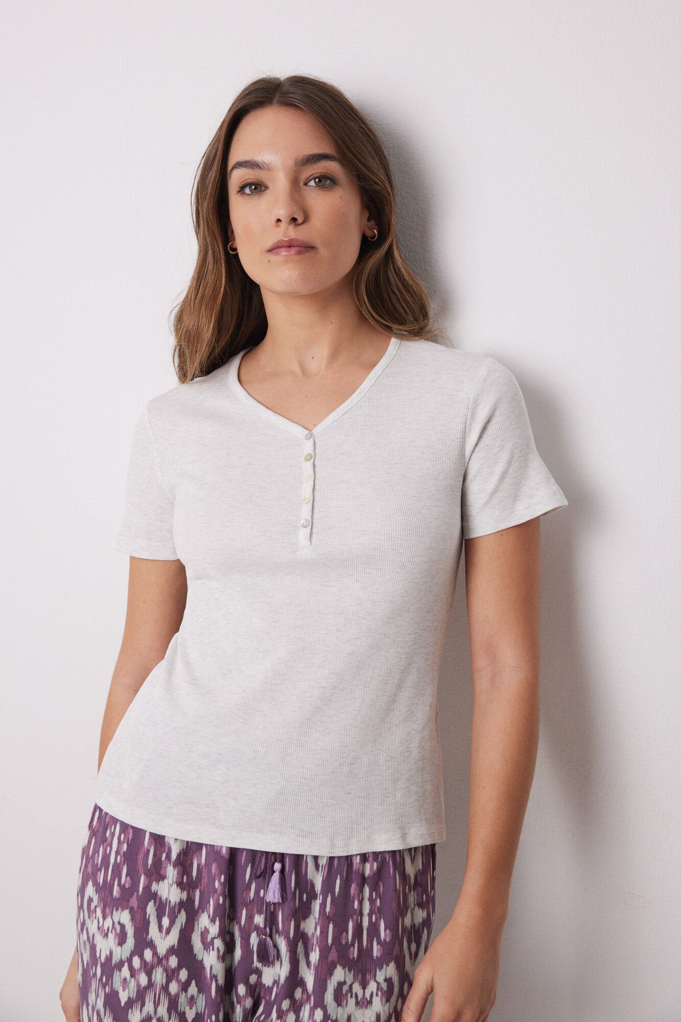 Women Secret_Ribbed Grey Short-Sleeved T-Shirt_3279676_48_01
