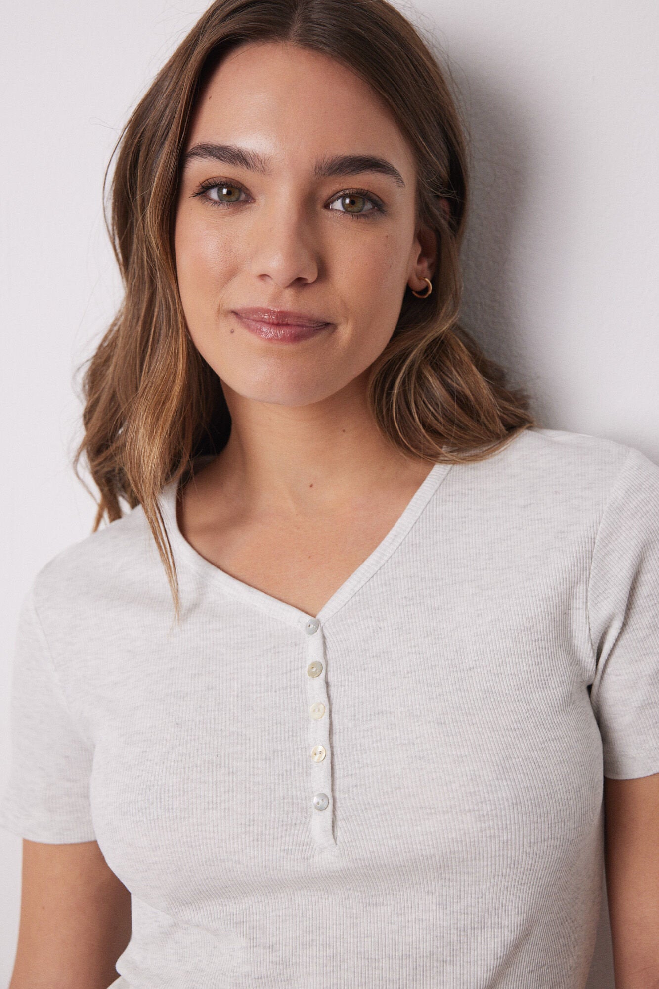 Women Secret_Ribbed Grey Short-Sleeved T-Shirt_3279676_48_02