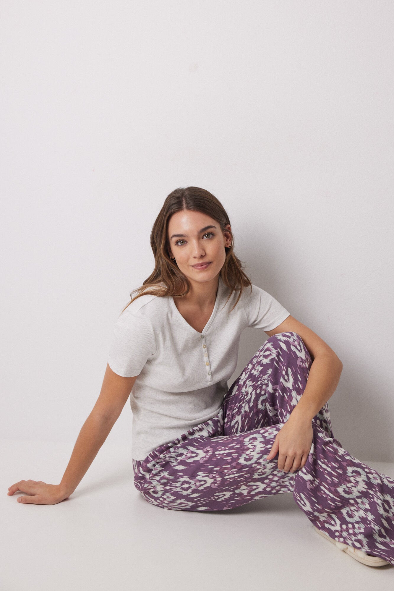 Women Secret_Ribbed Grey Short-Sleeved T-Shirt_3279676_48_04