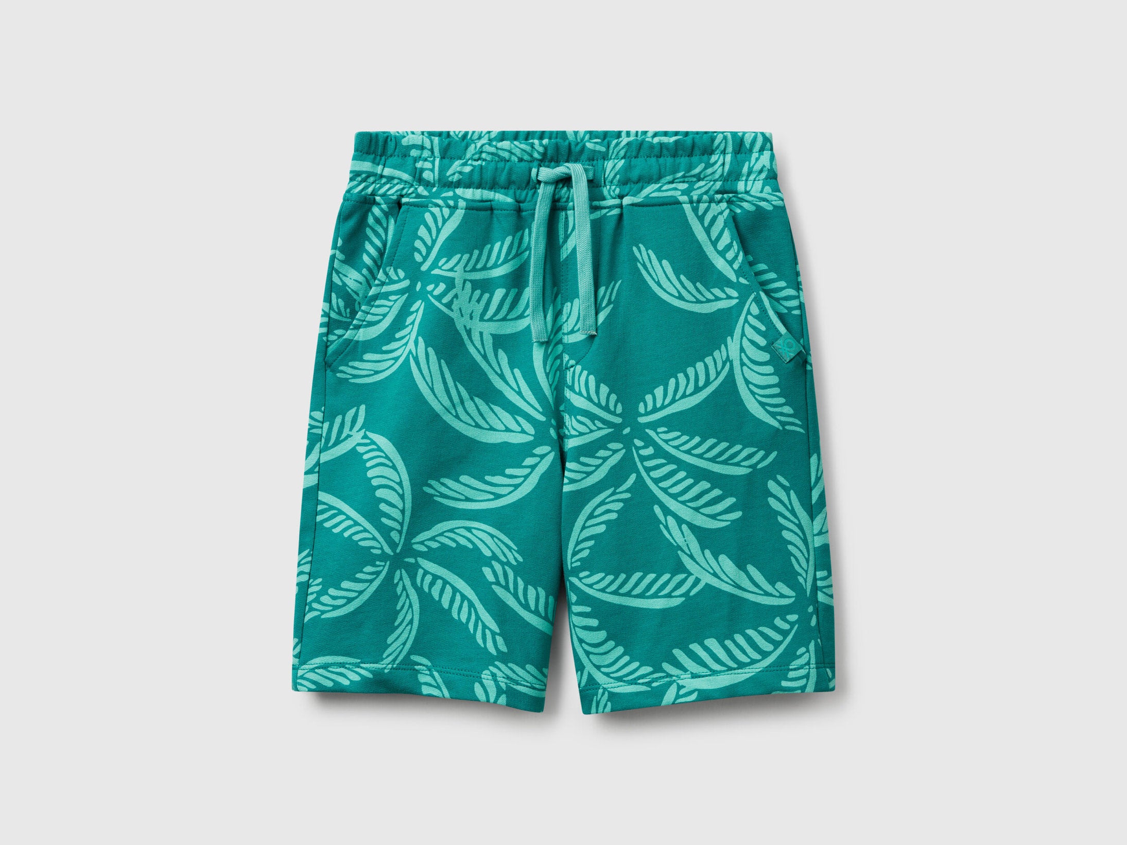 Benetton_Bermudas with Tropical Print_32IEC903E_75J_01