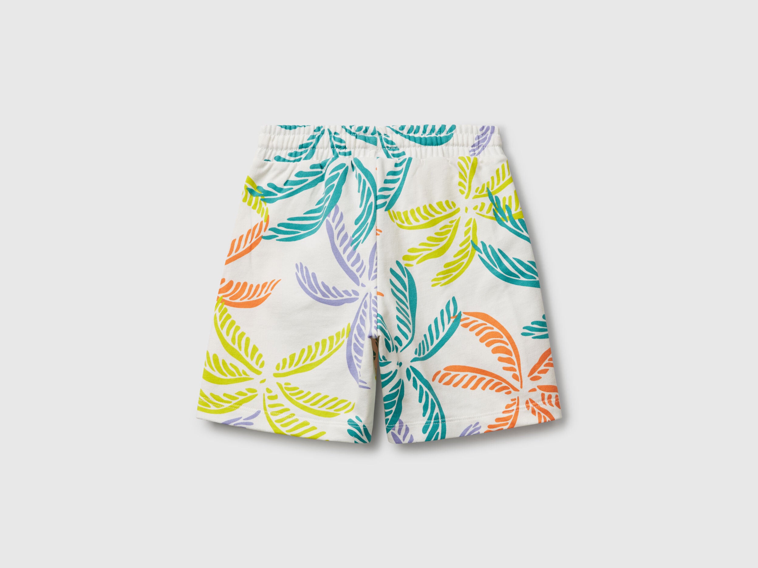 Benetton_White Shorts with Tropical Print_32IEG901Y_75E_02