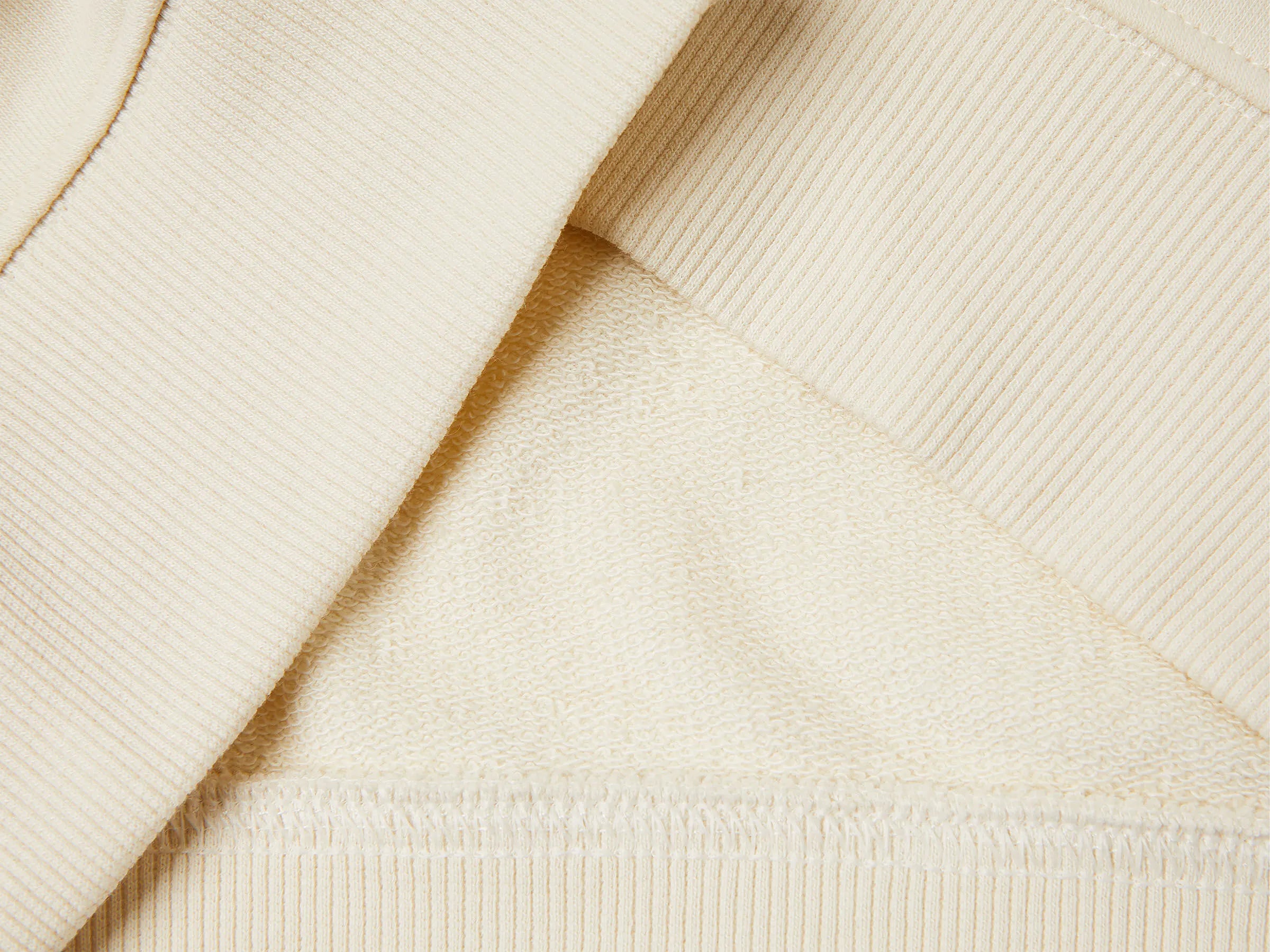 Benetton_Creamy White_Hoodie ©Harvard University_32N4C204U_3C9_03