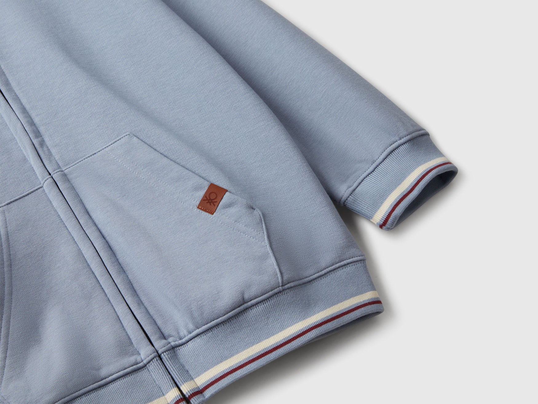 Benetton_Light Blue_Oversized Fit Sweatshirt with Print_32N4C505B_0W2_3