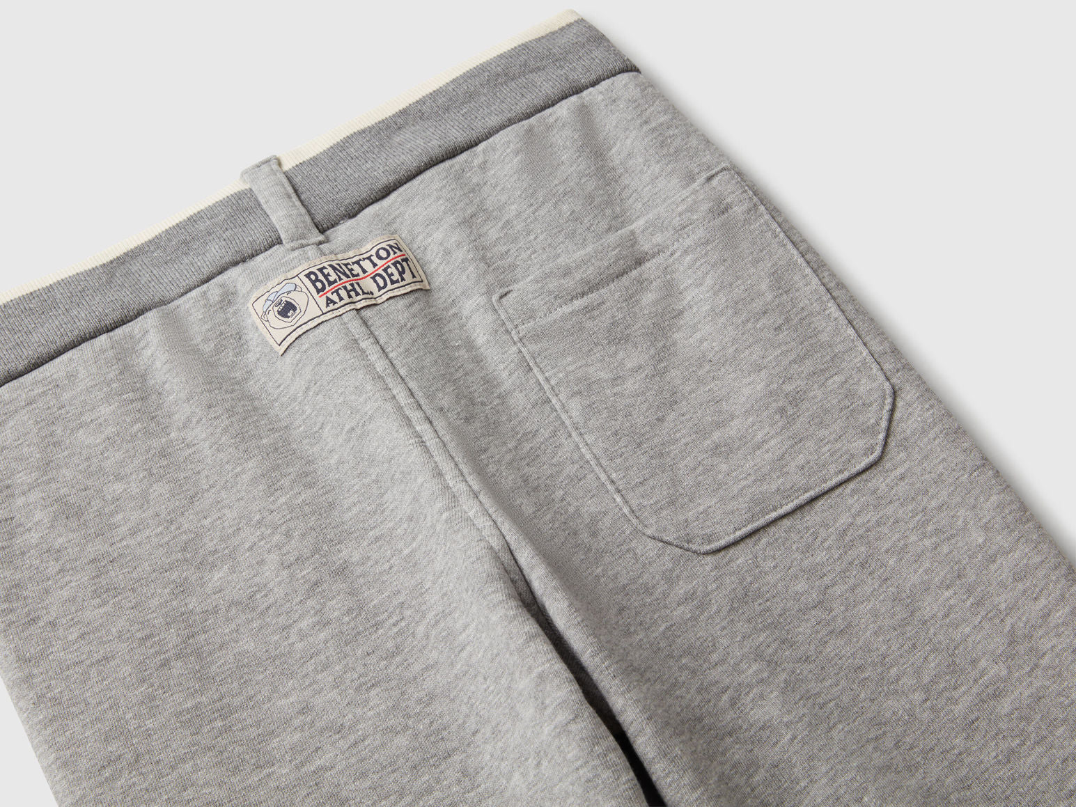 Benetton_Light Gray_Sweatpants with Drawstring_32N4GF050_501_03