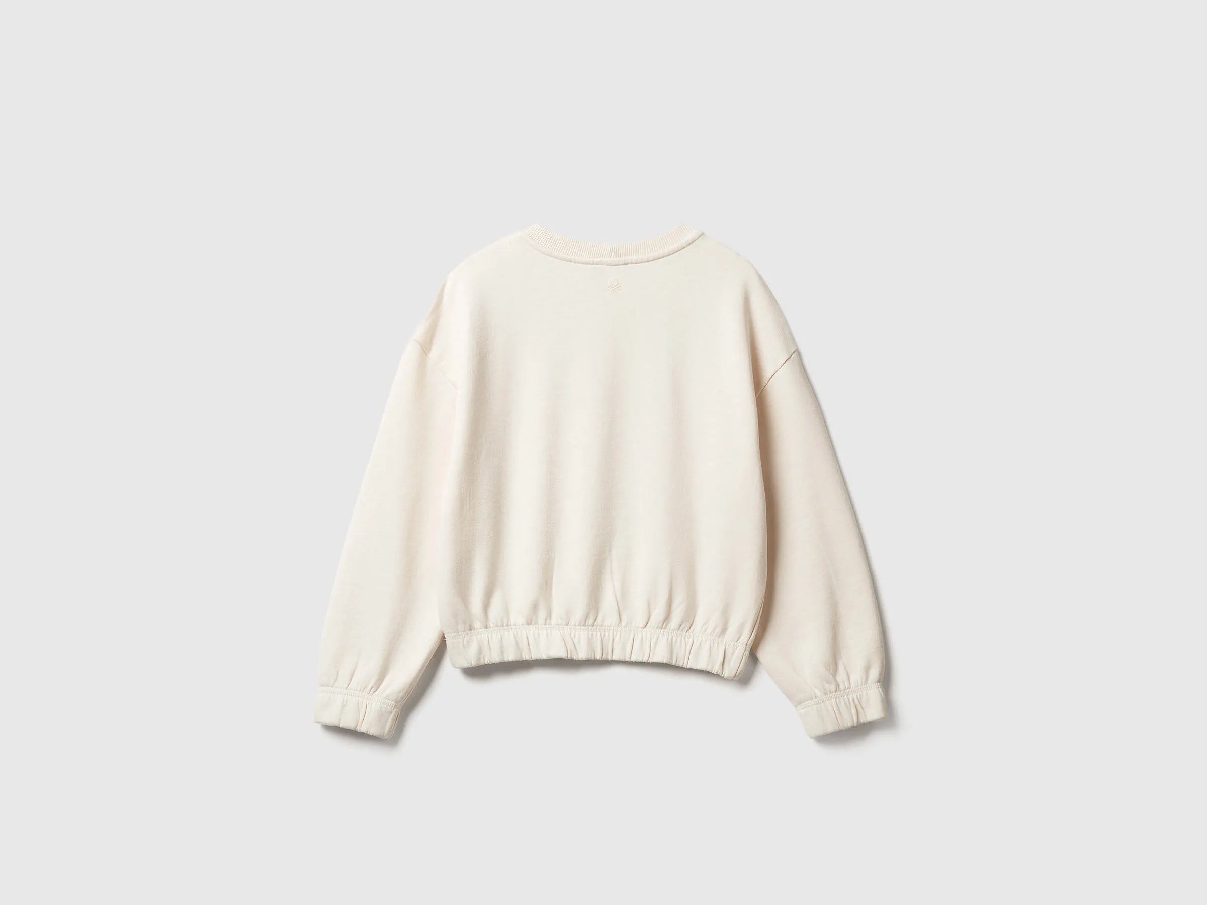 Benetton_Creamy White_100% Cotton Sweatshirt with Embroidery_33NVC10Q8_0R2_02