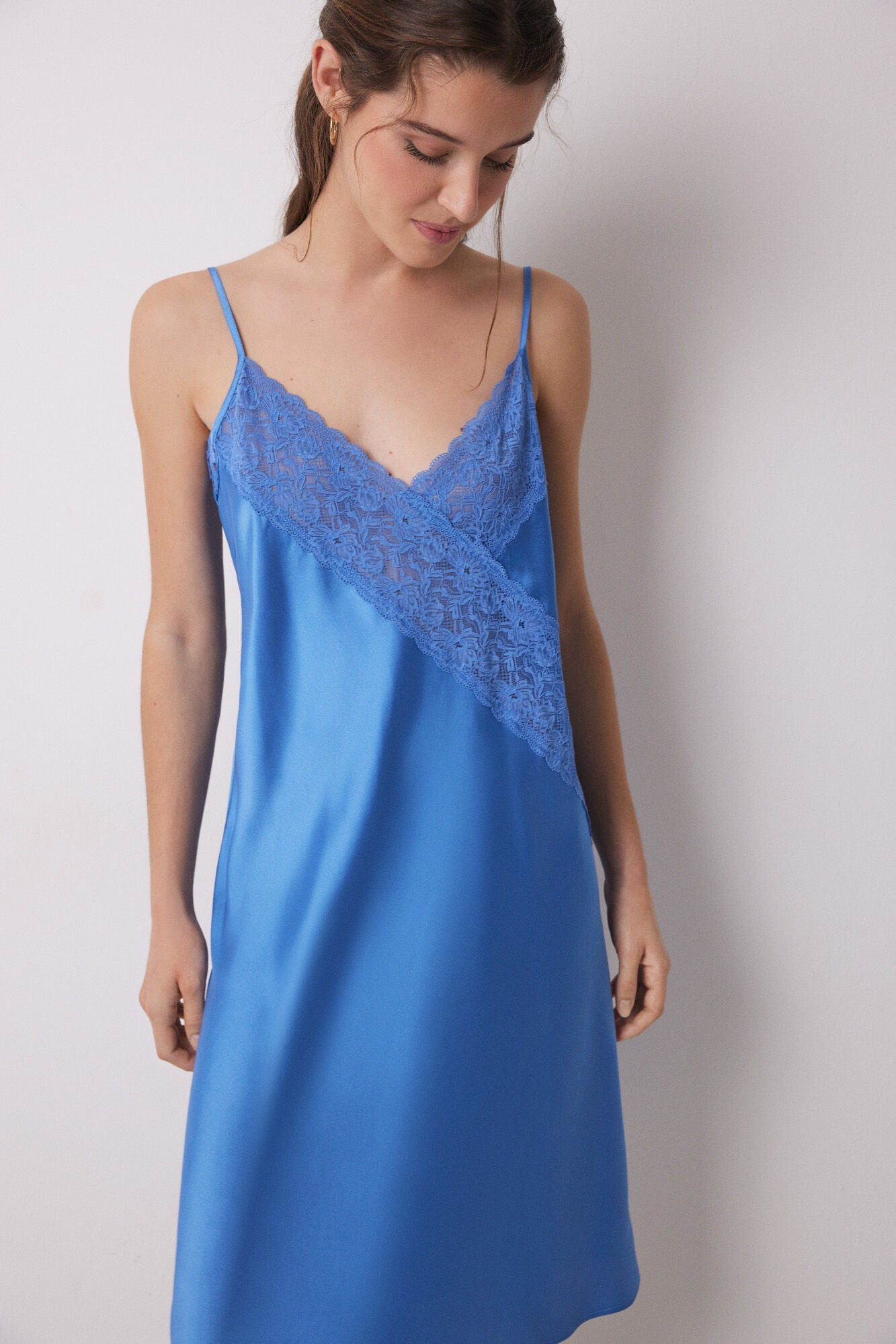 Women Secret_Short Nightgown in Blue Satin and Lace_3419152_19_04