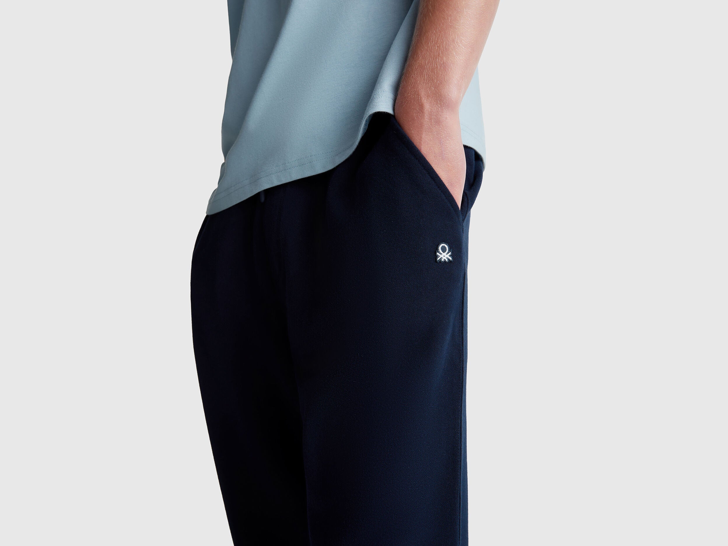 Benetton_Dark Blue_Cotton Sweat Joggers_342ZUF01B_016_04