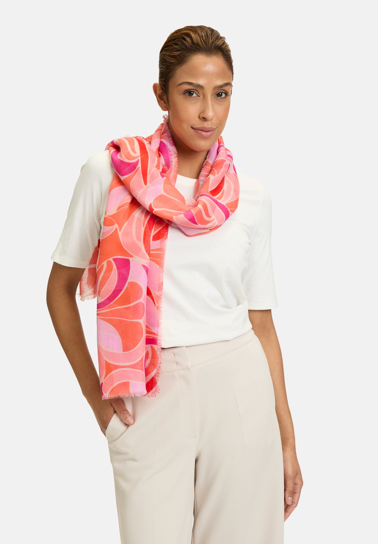 Betty Barclay_Scarf with Floral Print_3446-1294_4826_02