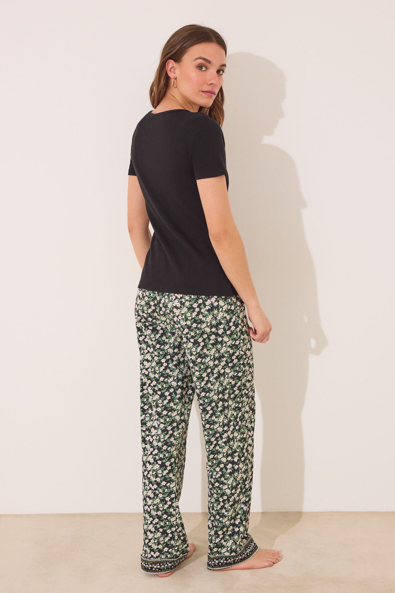 Women Secret_Long Black Ribbed Cotton Pajamas_3592390_01_05