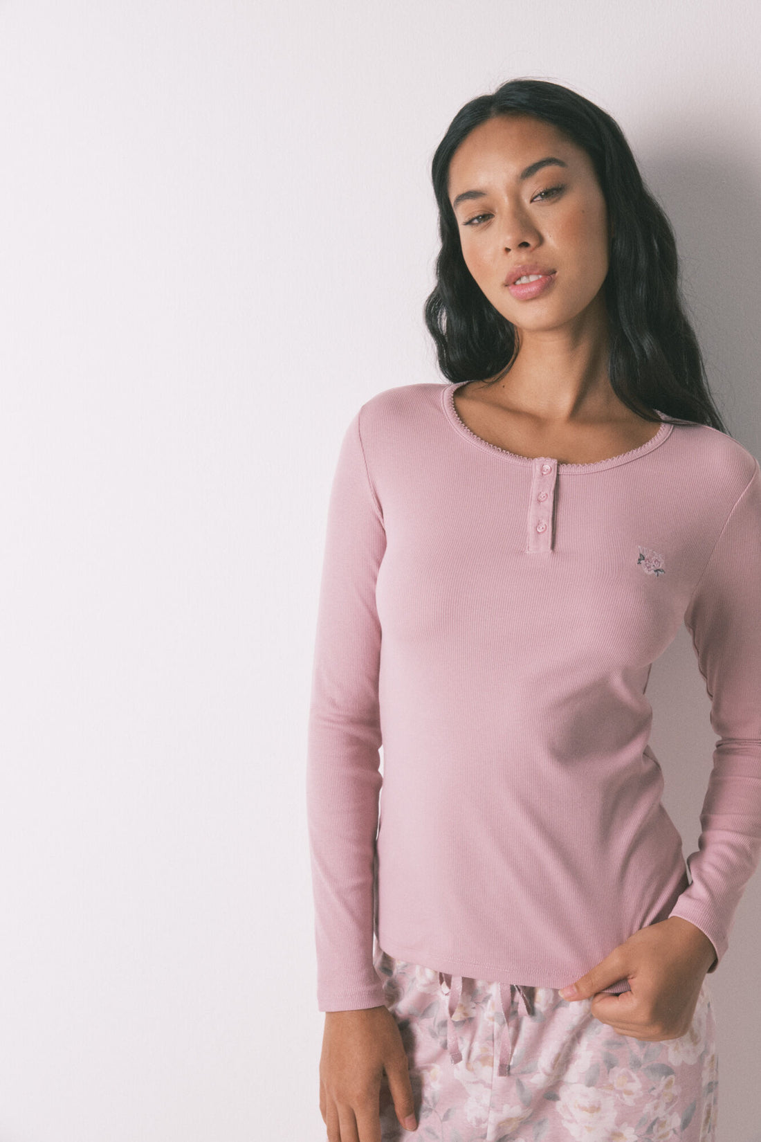 Women Secret_Pink_Long Pyjamas with Pink Floral Print_3592419_70_02