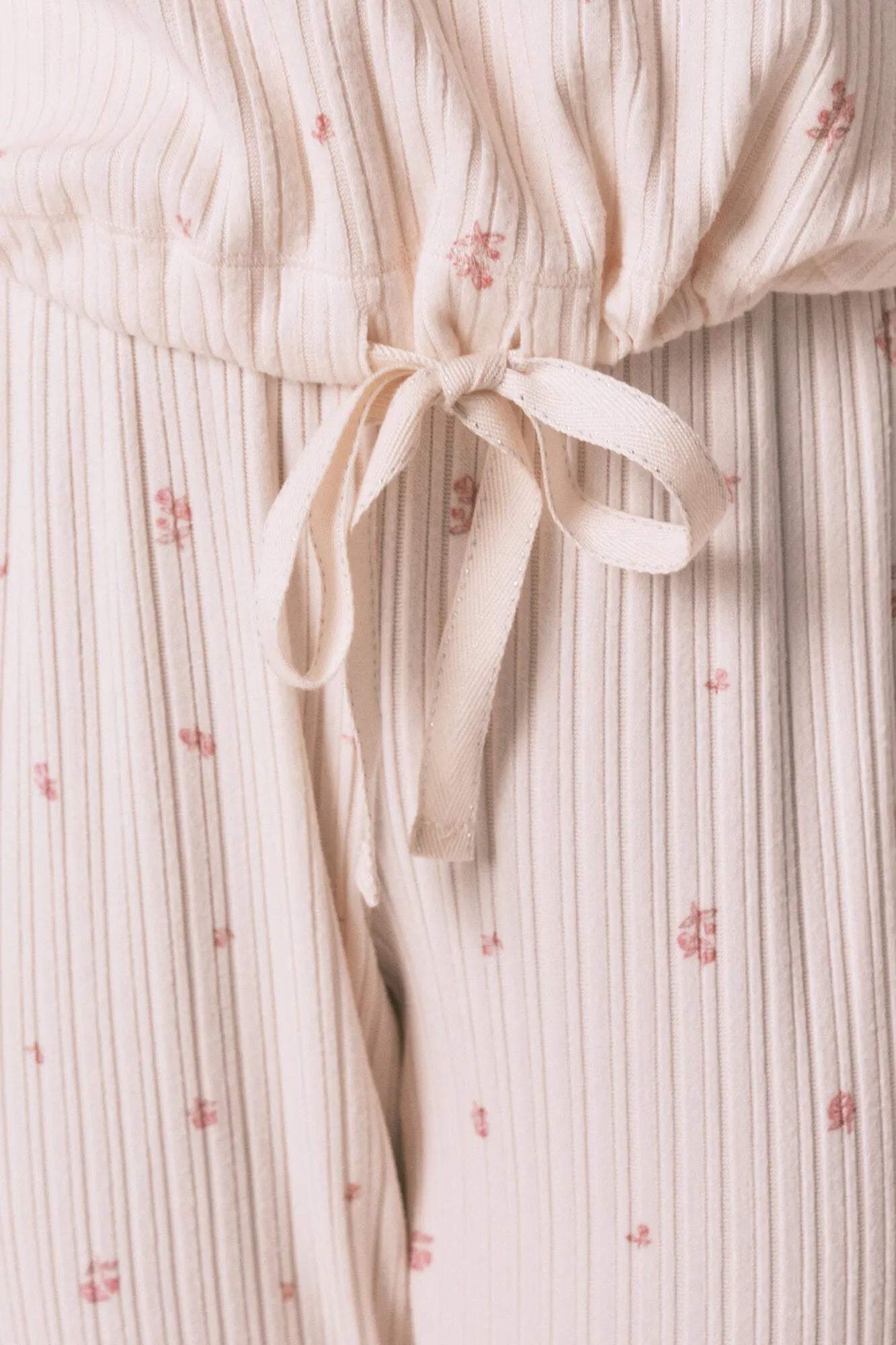 Women Secret_Pink_Long Viscose Pyjamas with Pink Floral Print_3592423_73_04