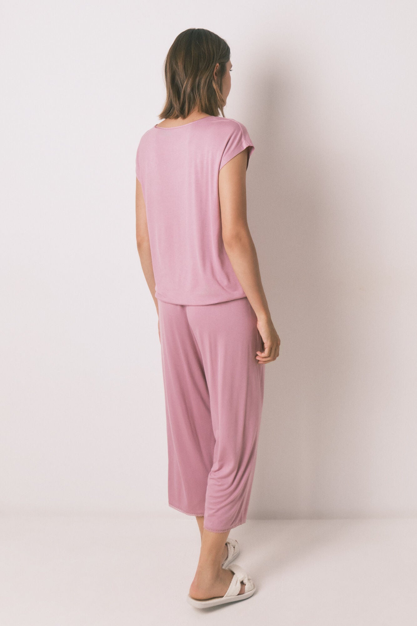 Women Secret_Pink_Soft Touch Pink Viscose Capri Pyjamas_3592425_70_05