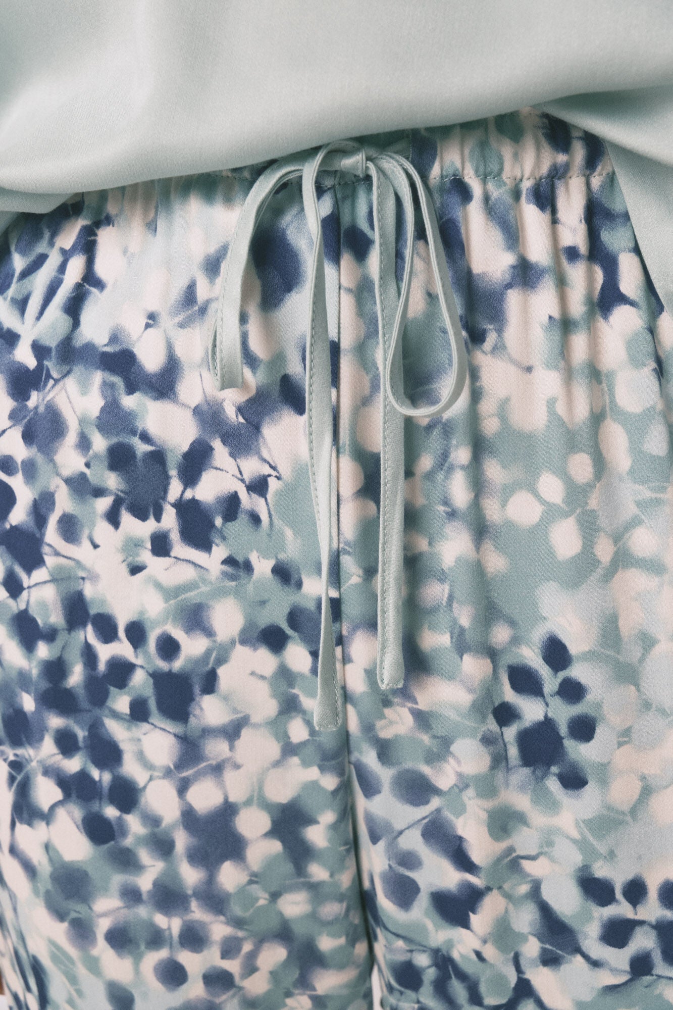 Women Secret_Green_Green Floral Viscose Satin Pyjamas_3592431_22_05