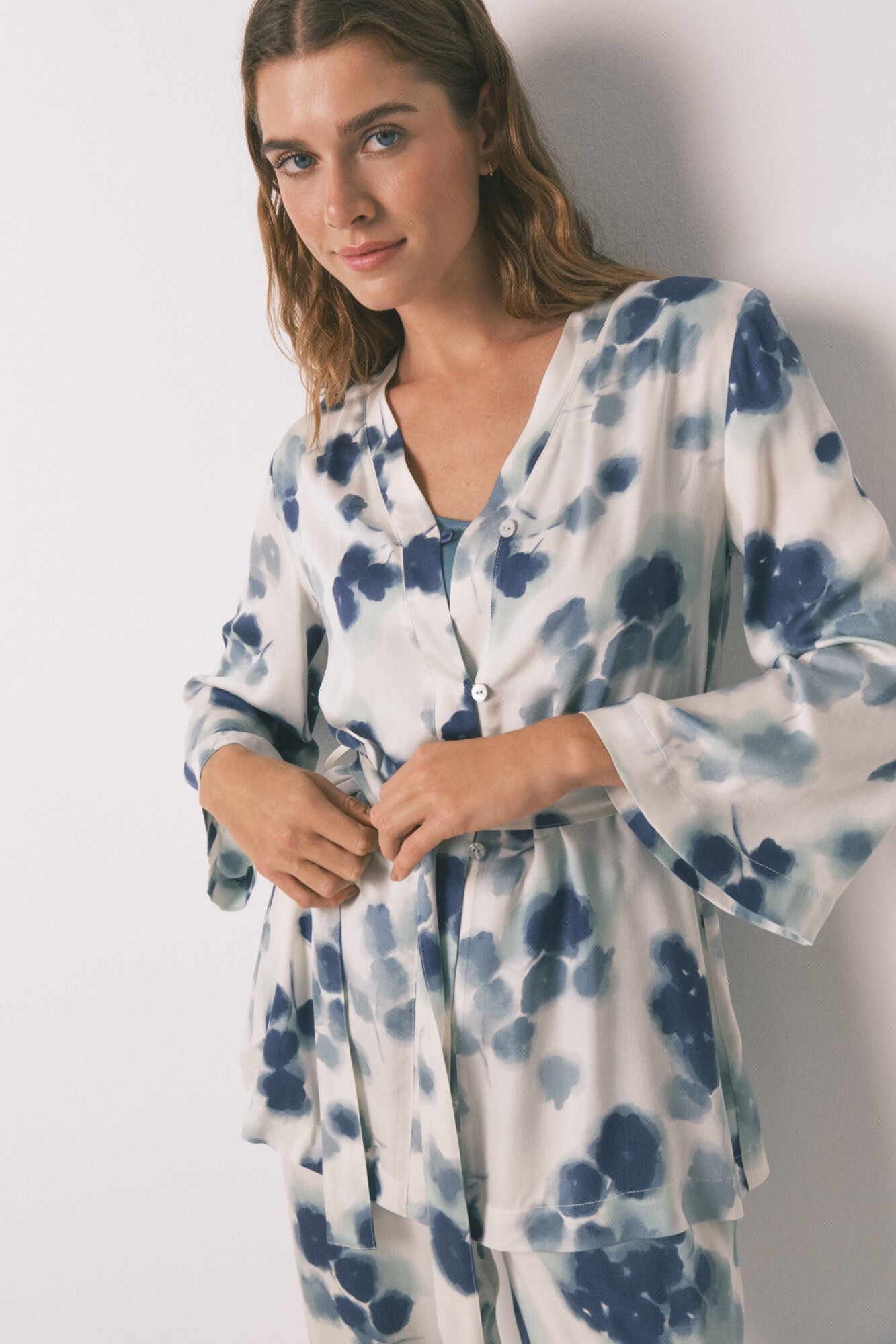 Women Secret_Green_Green Floral Satin Pyjamas Set_3592432_23_03