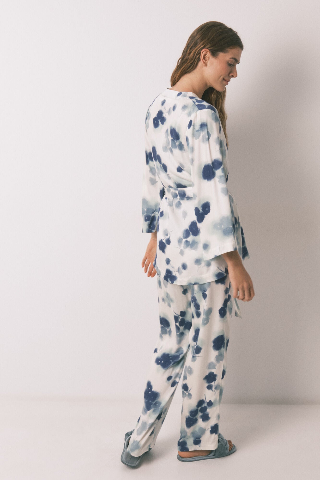 Women Secret_Green_Green Floral Satin Pyjamas Set_3592432_23_05