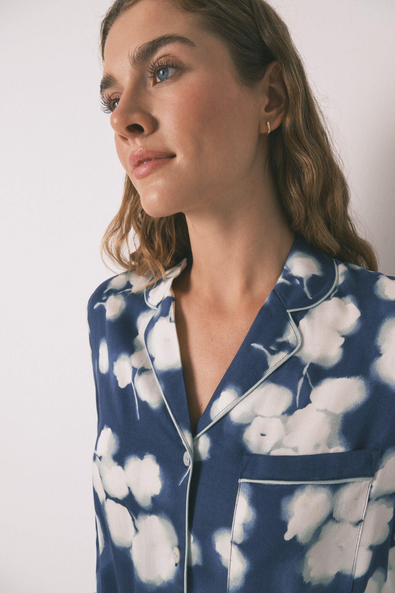 Women Secret_Blue Print_Long Blue Floral Viscose Classic Pyjamas_3592434_19_04