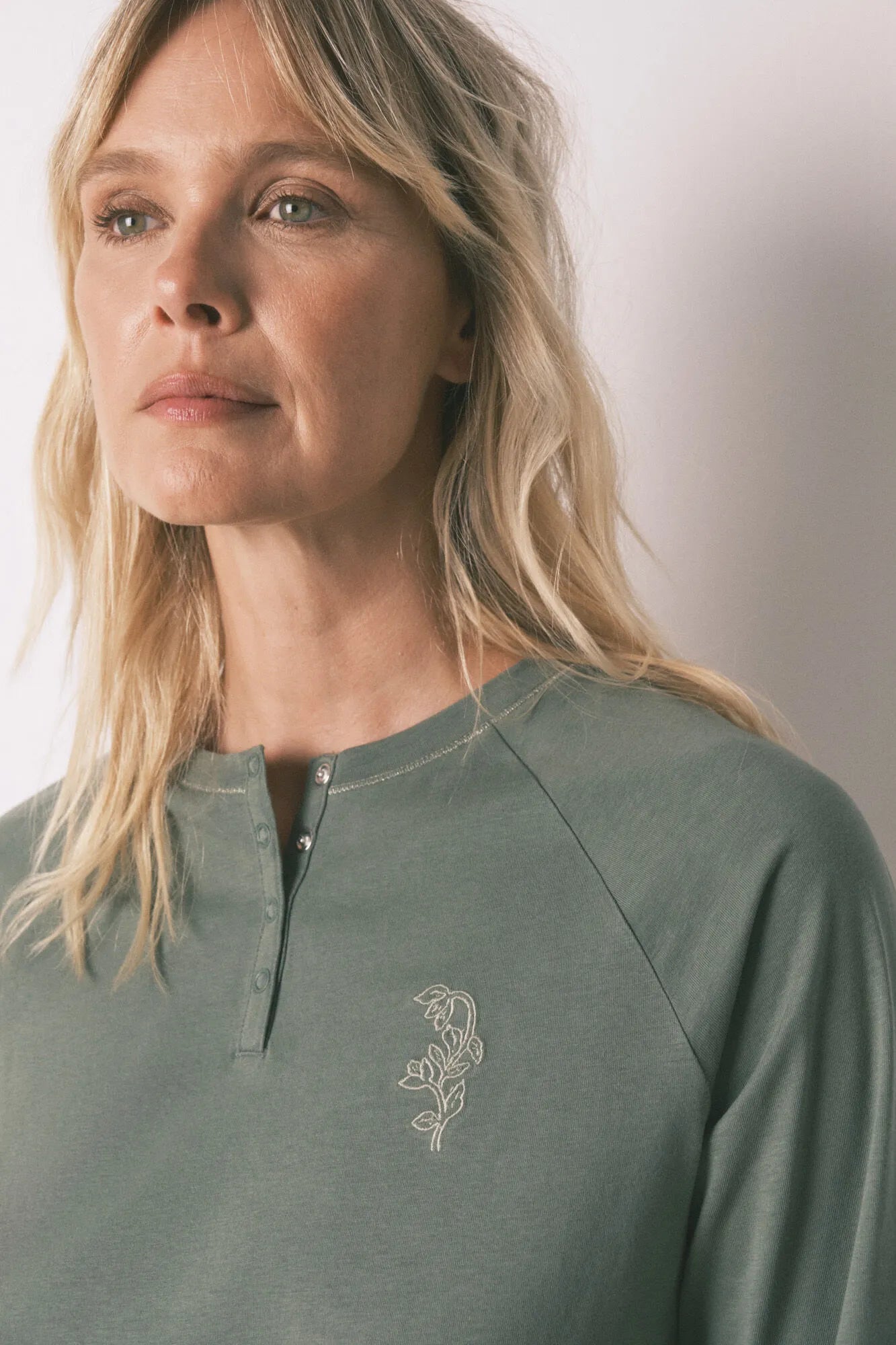 Women Secret_Medium Khaki_Long Pyjamas with Floral Trouser_3592466_92_03