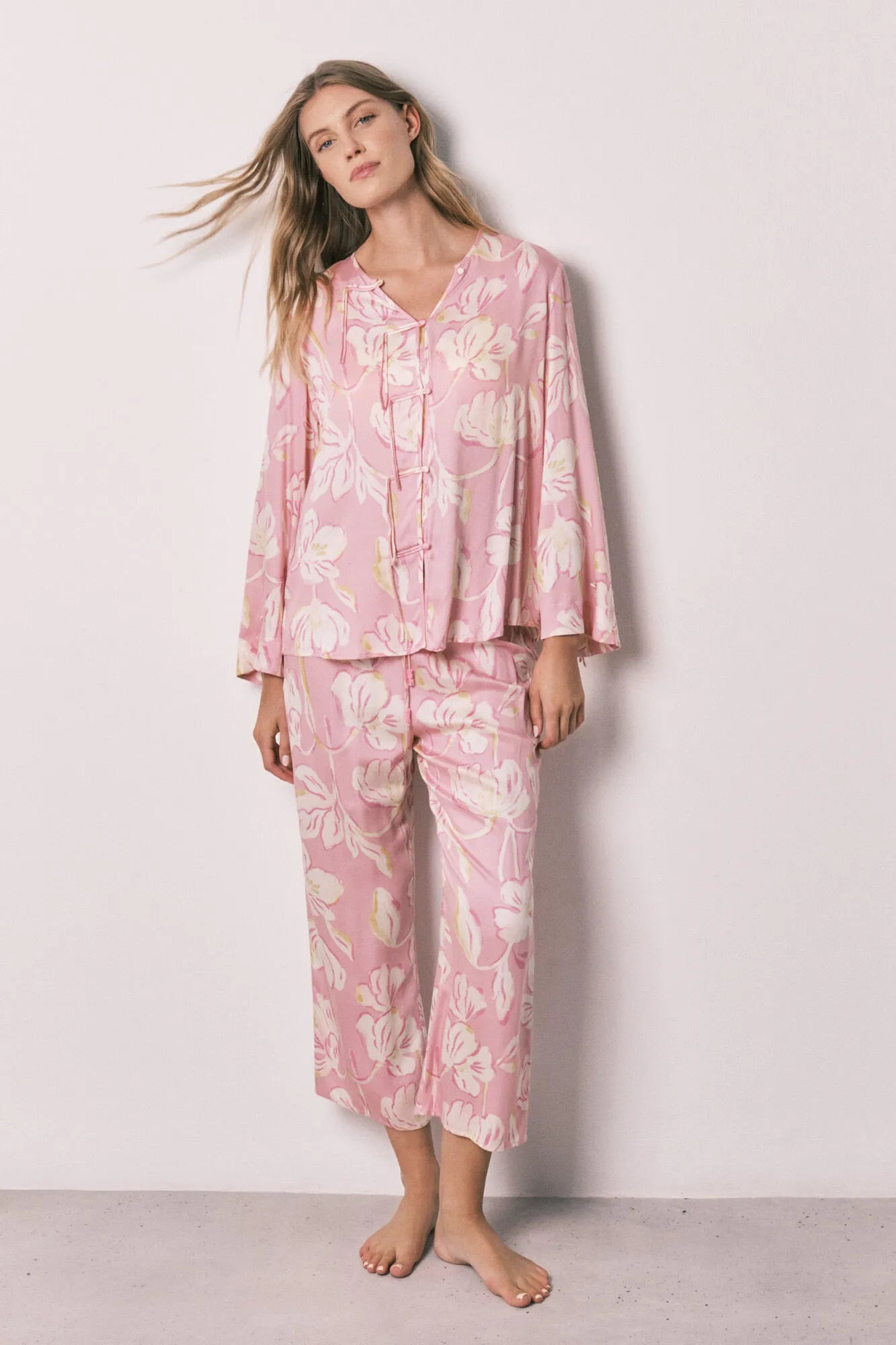 Women Secret Pink Women Oriental-Style Satin Long Pyjamas SKU: 3593083_73 Image 02
