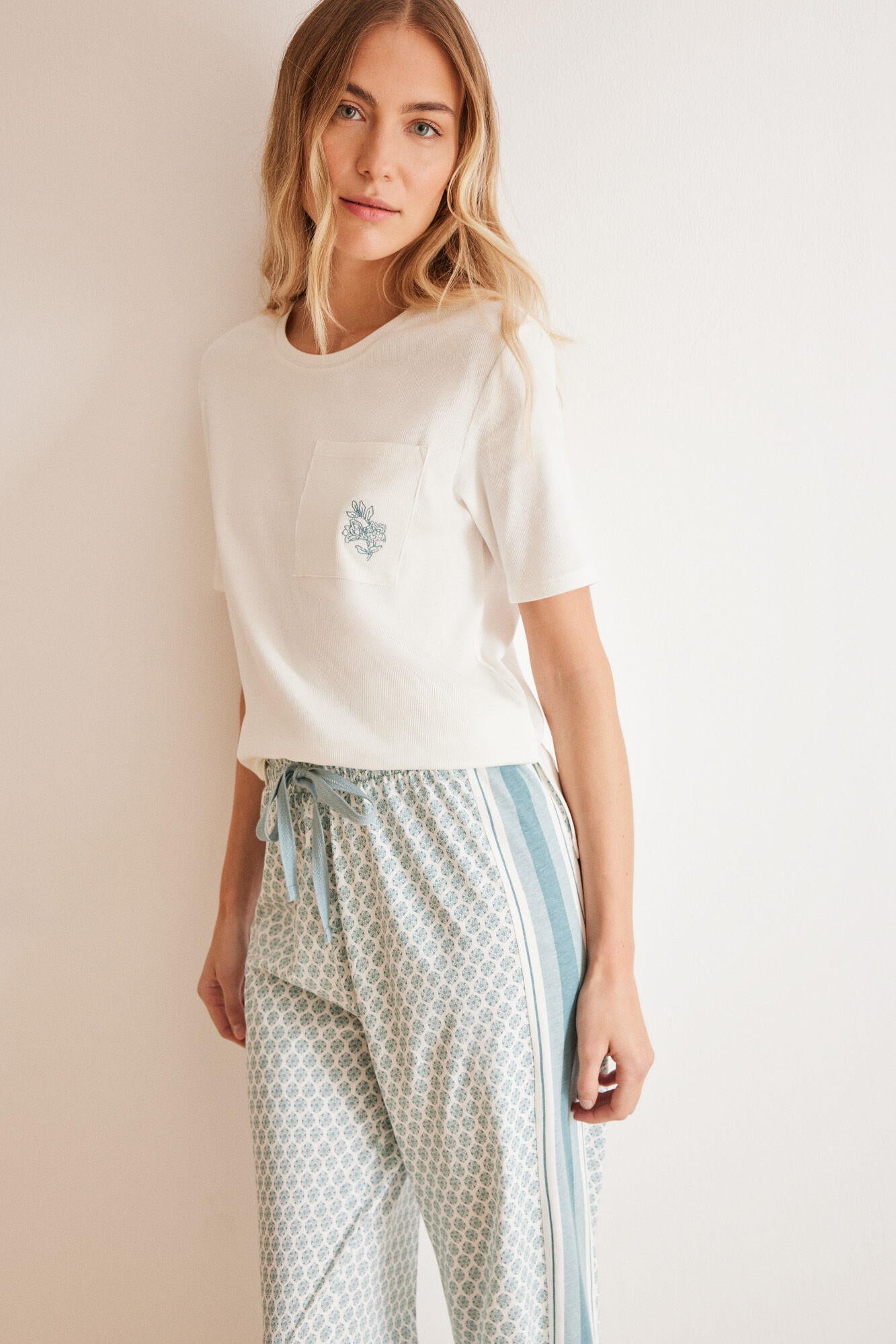 Short Sleeve Capri Pant Pyjama_3597377_96_03