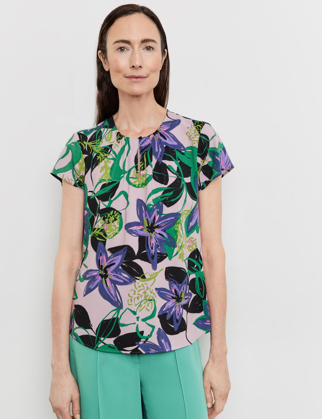 Blouse Top With A Floral Pattern_360019-31408_3058_01