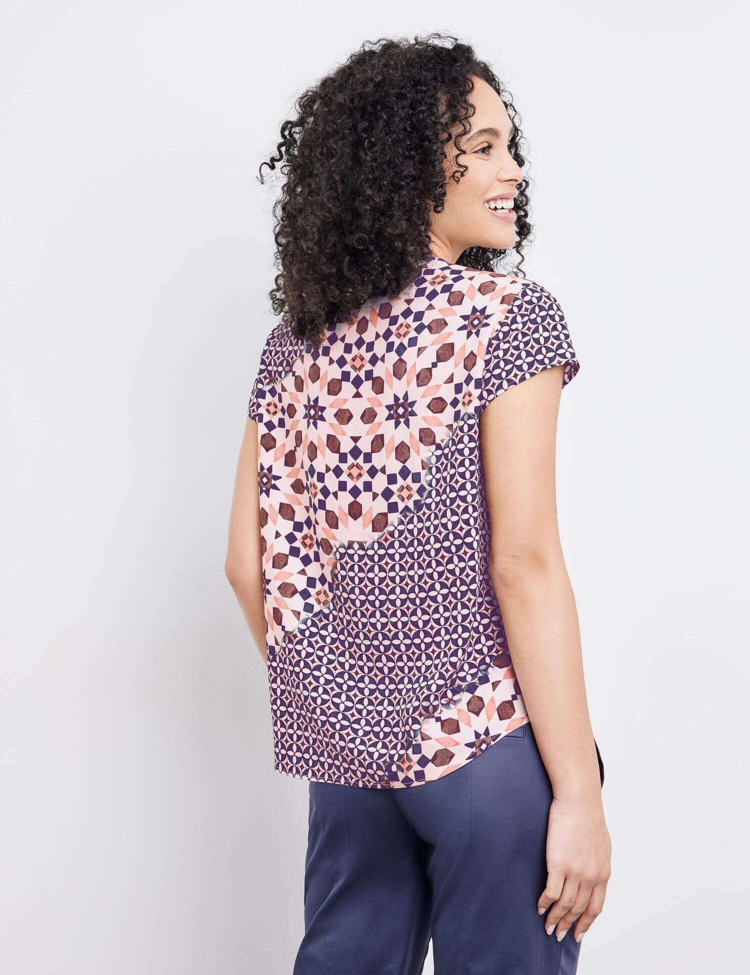 Flowing Blouse With Colour Graduation_360035-31423_9088_03