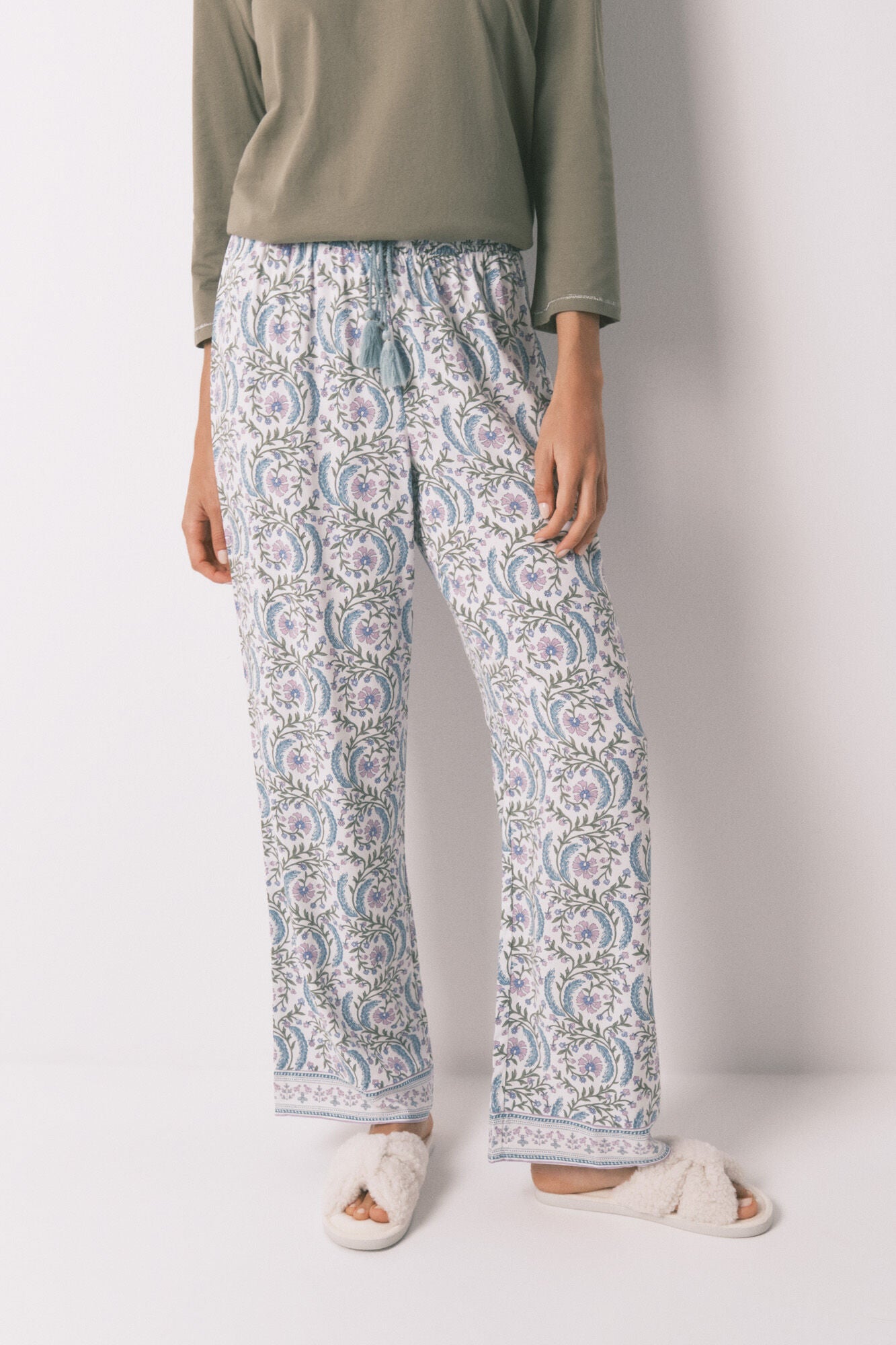Women Secret_Green_Long Viscose Flower Print Trouser_3702256_23_02