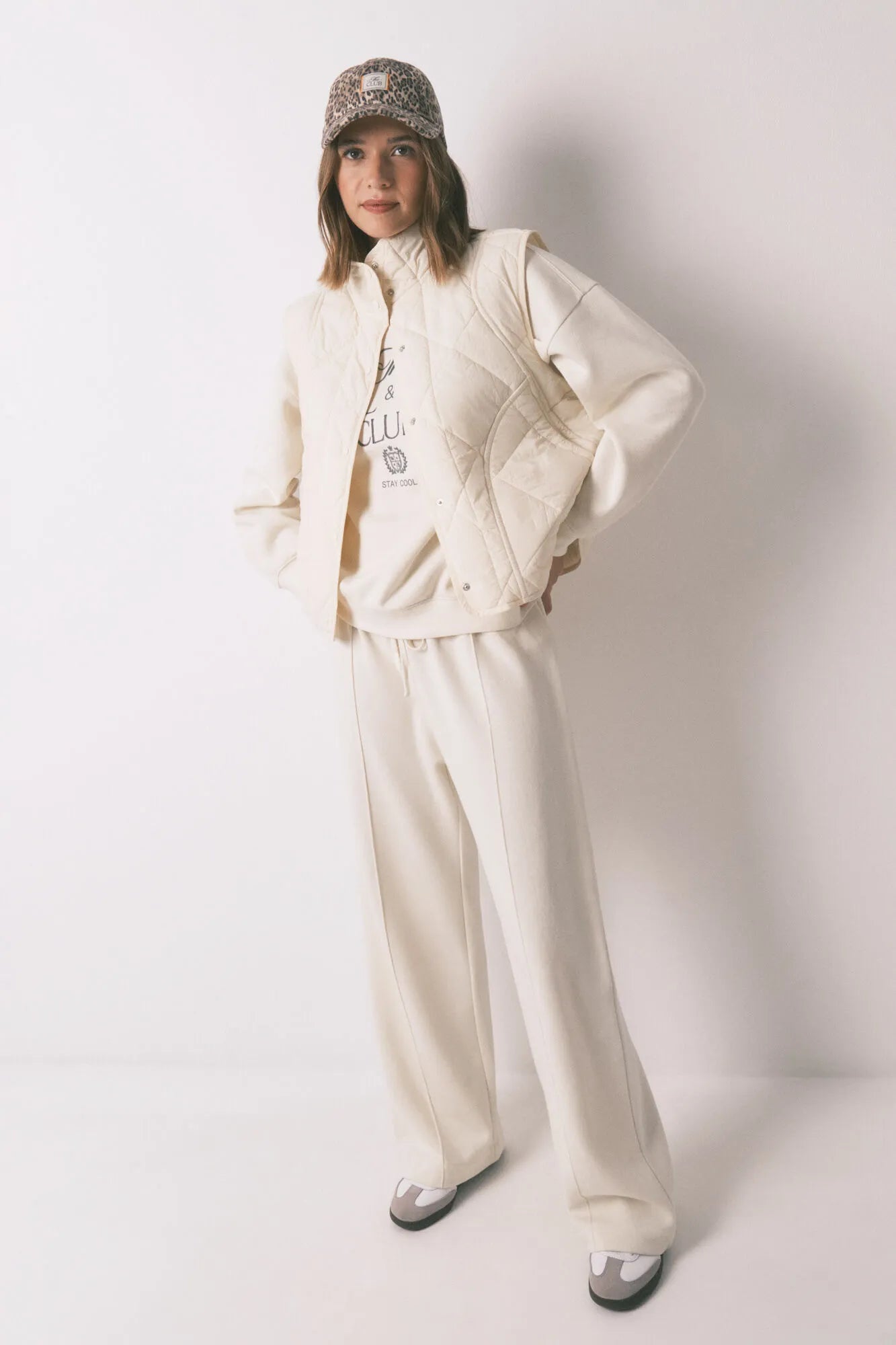 Women Secret_Ivory_Long White Fine Plush Trouser_3702260_96_03