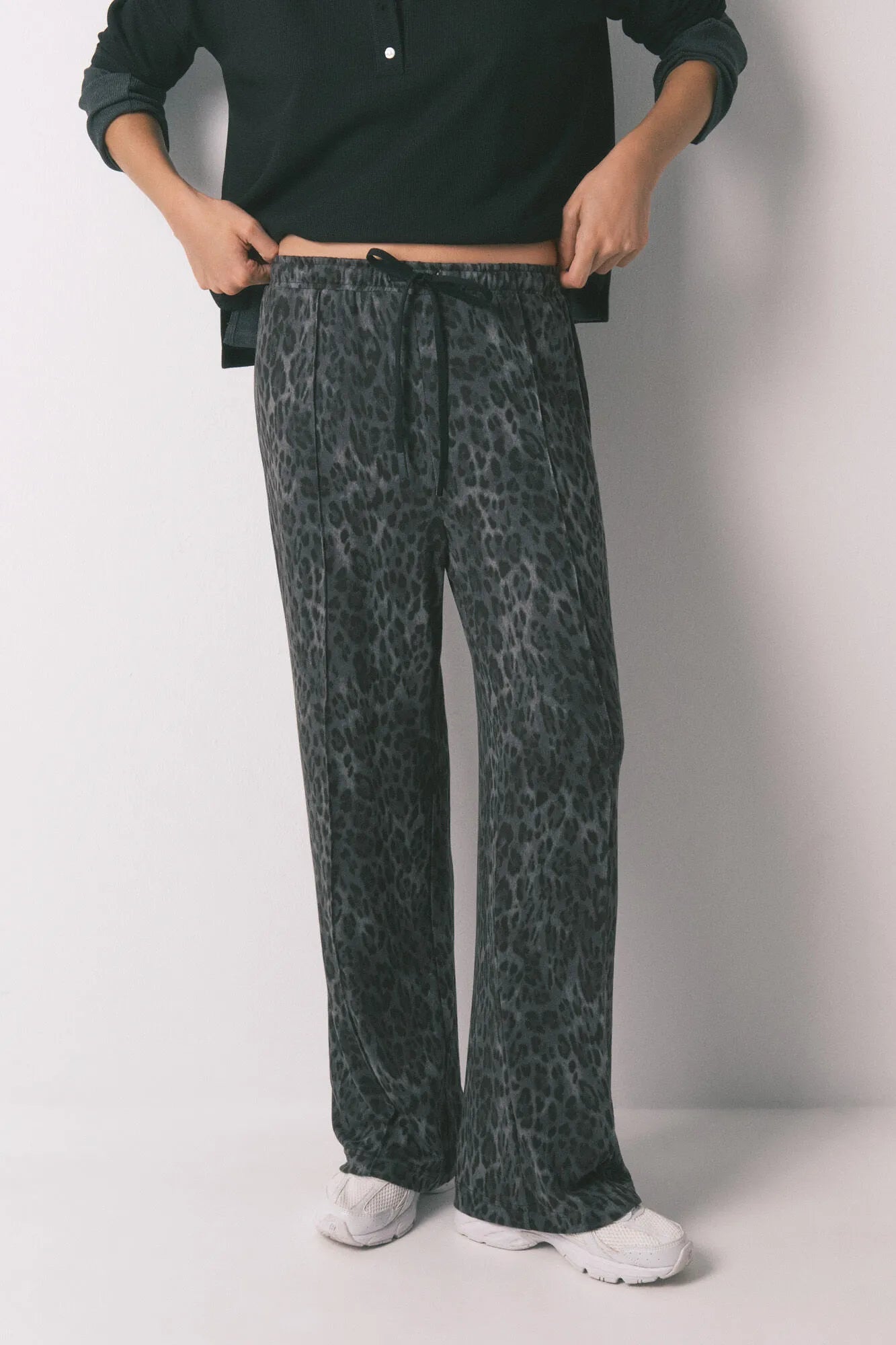 Women Secret_Grey_Long Gray Animal Print Trouser_3702262_47_02