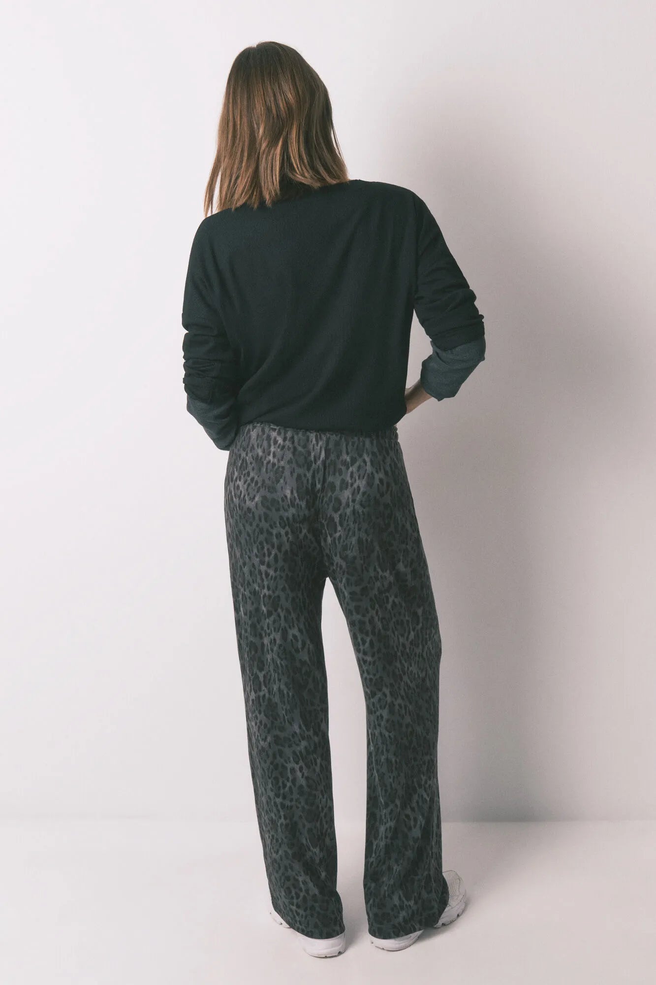 Women Secret_Grey_Long Gray Animal Print Trouser_3702262_47_04