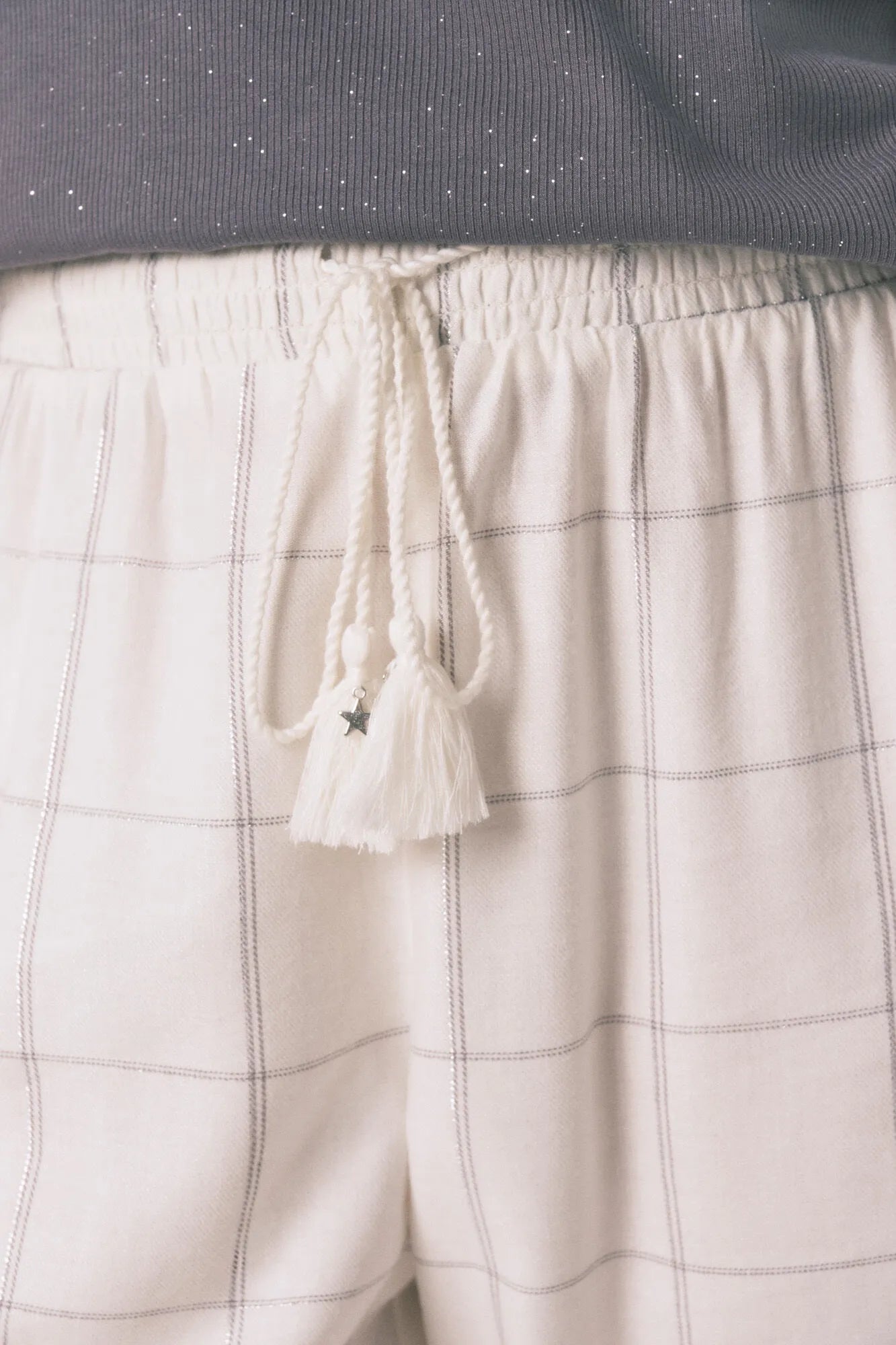 Women Secret_Ivory_Long White Flannel Trouser with a Checkered Print_3702285_96_04